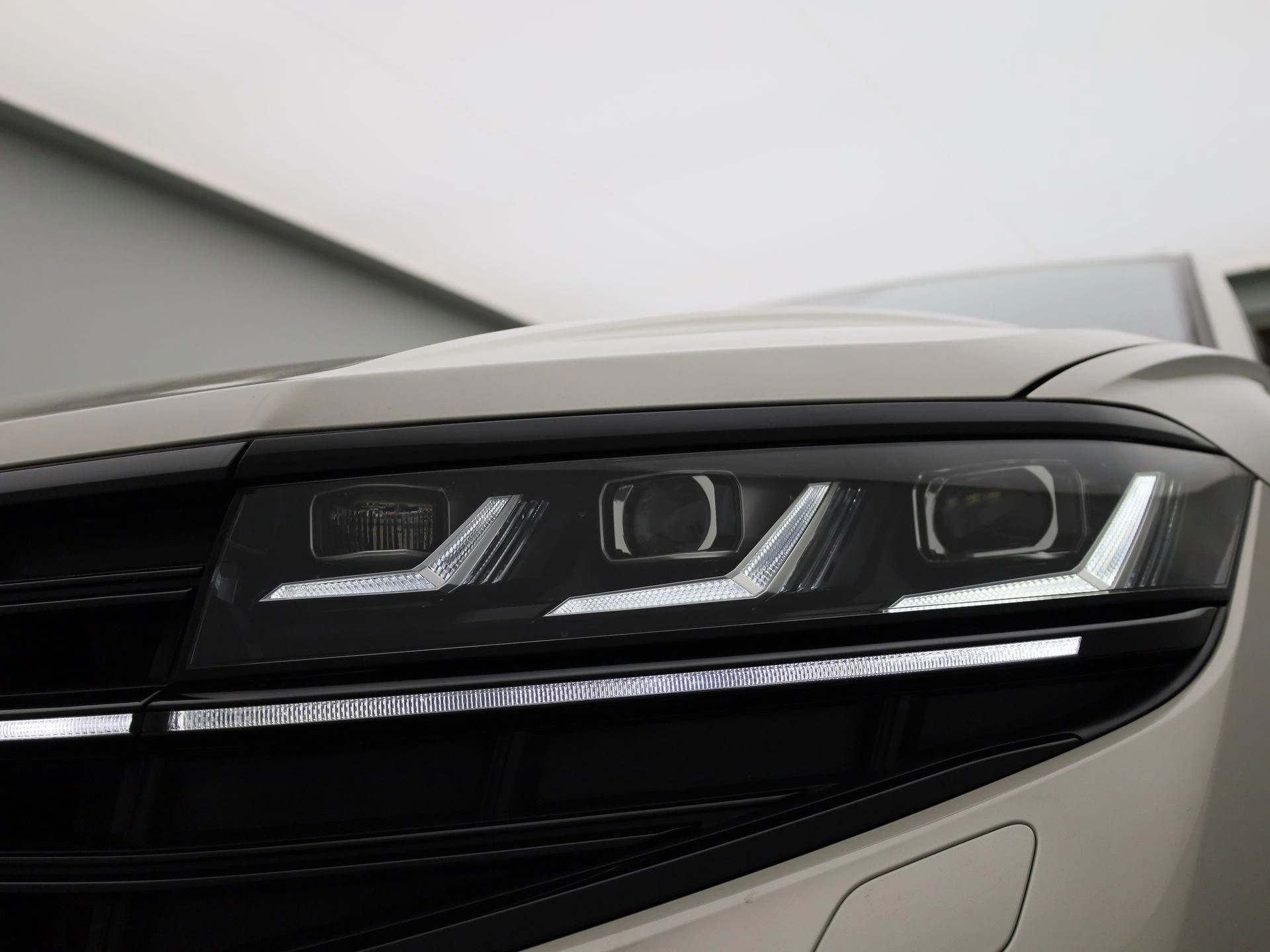 Volkswagen-Touareg-image-59