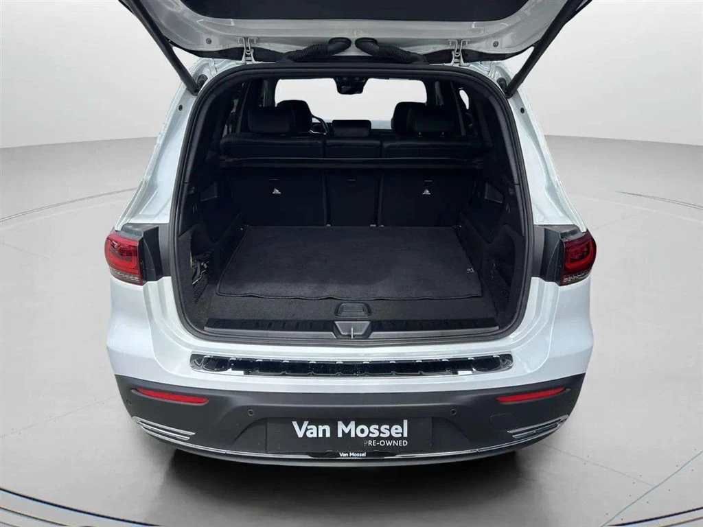 Mercedes-Benz-EQB-image-21