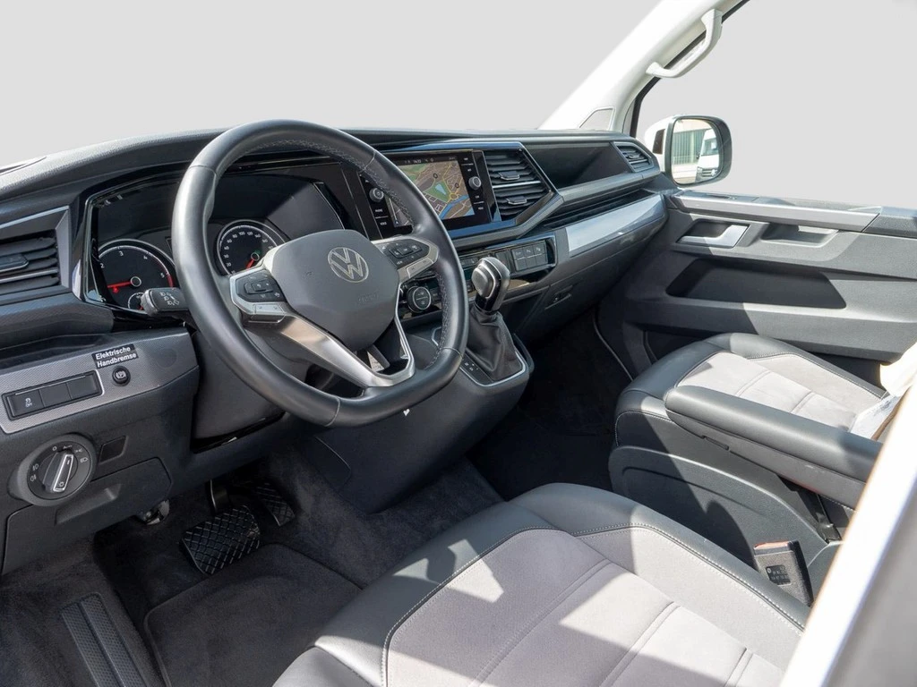 Volkswagen-Multivan-image-13