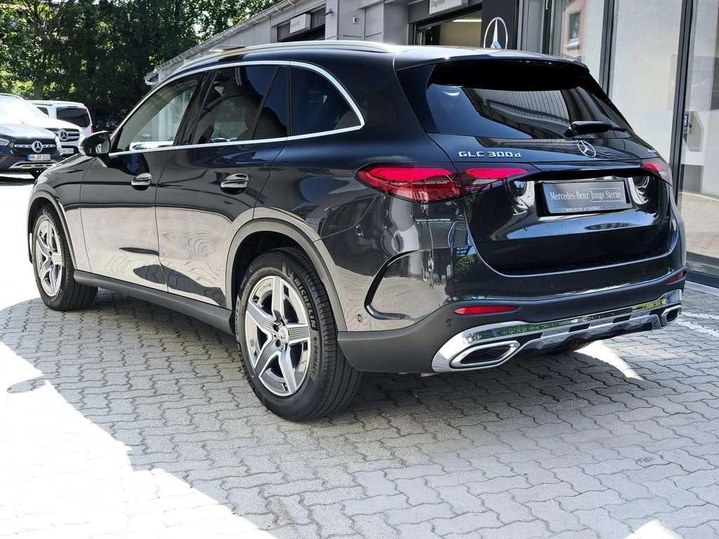 Mercedes-Benz-GLC 300 d-image-5