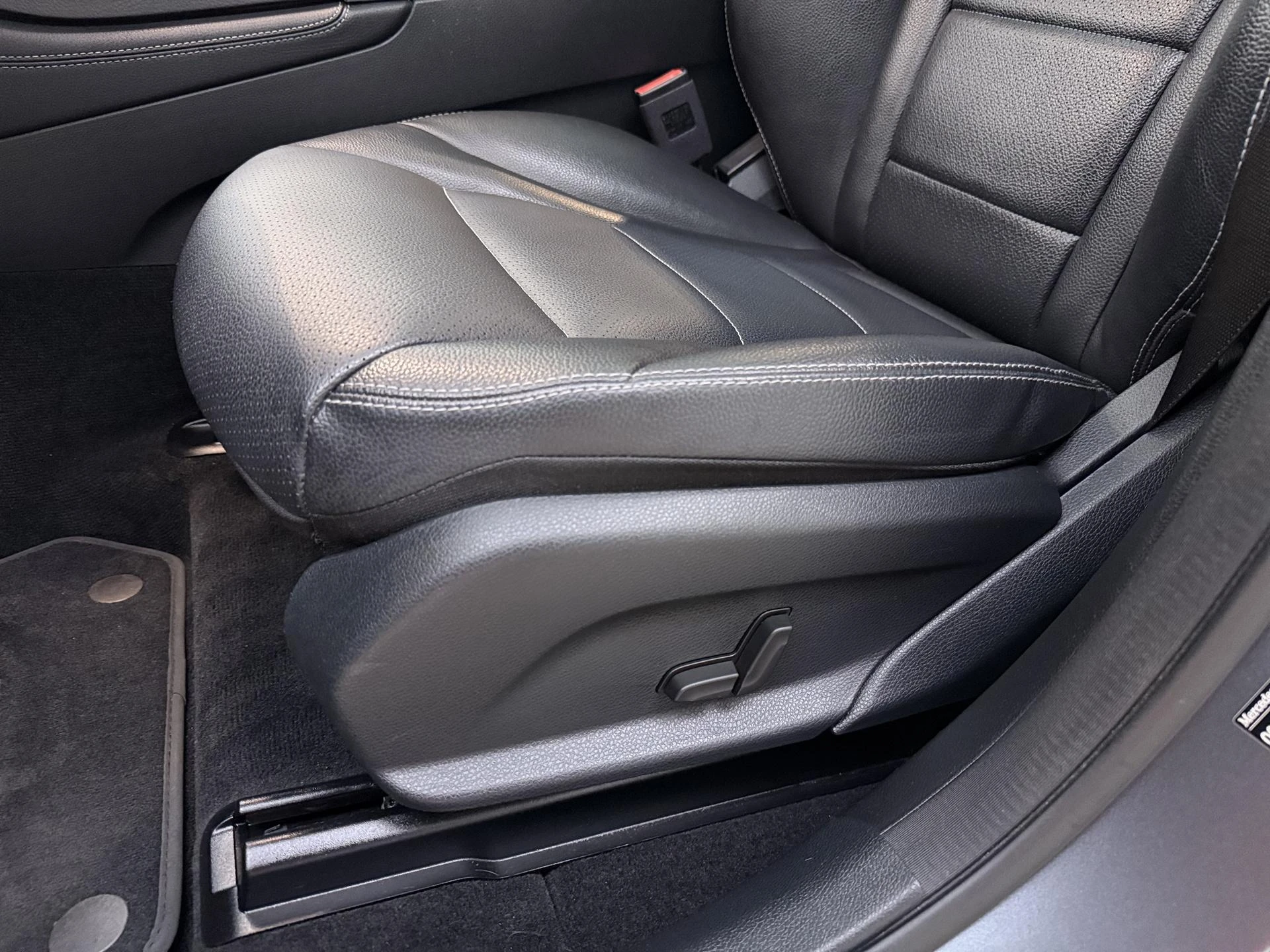 Mercedes-Benz-GLC-image-12