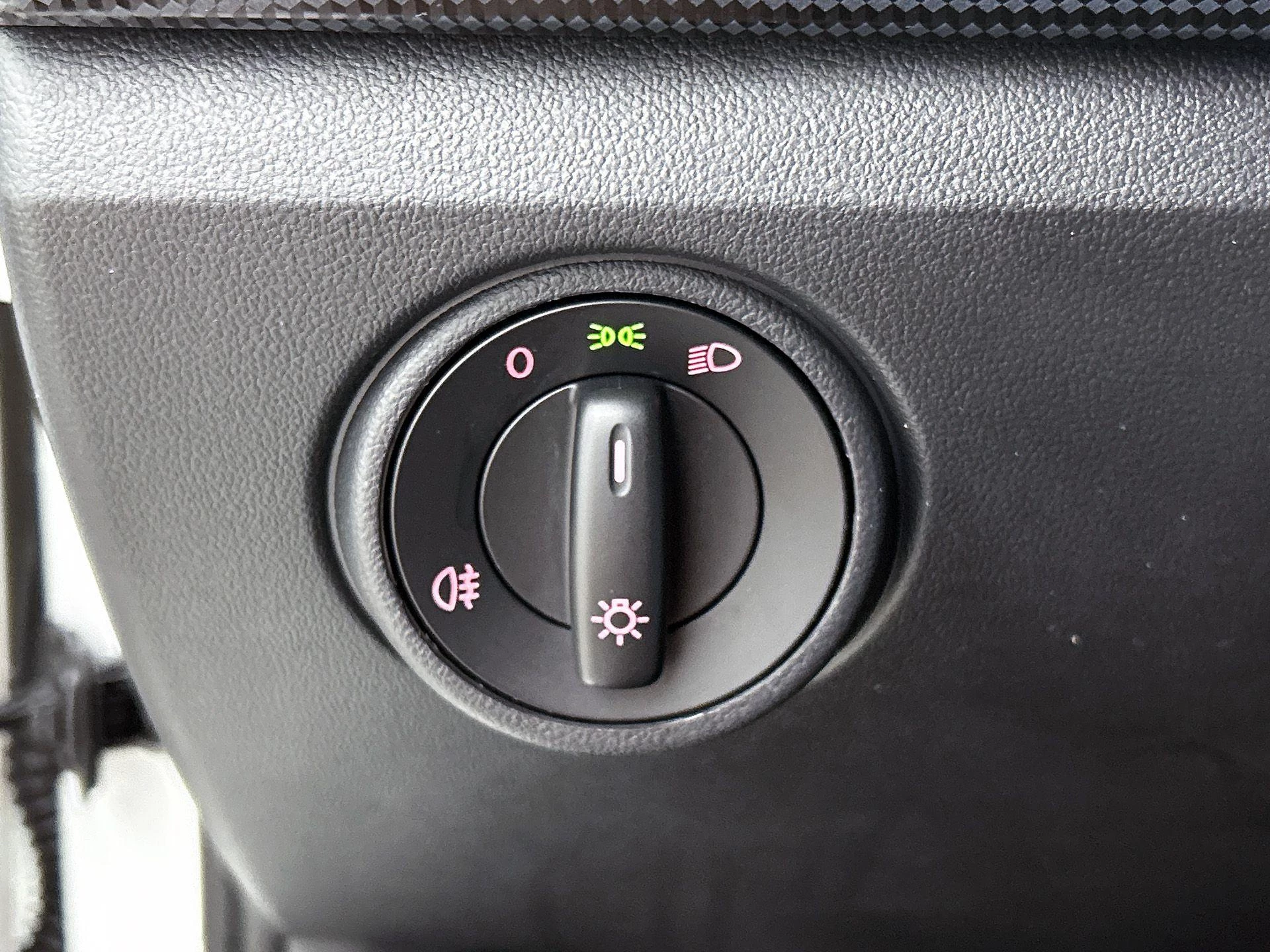 Volkswagen-up!-image-17