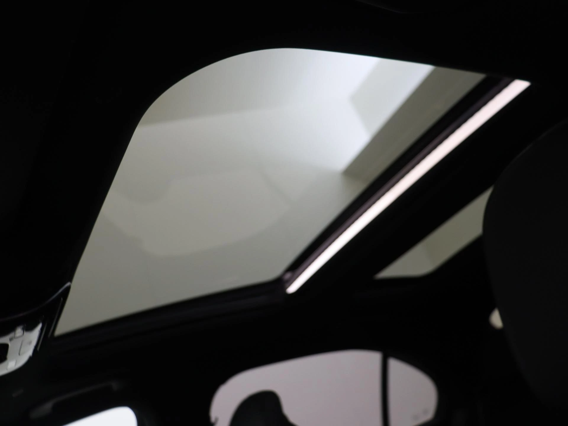 Mercedes-Benz-C-Klasse-image-26