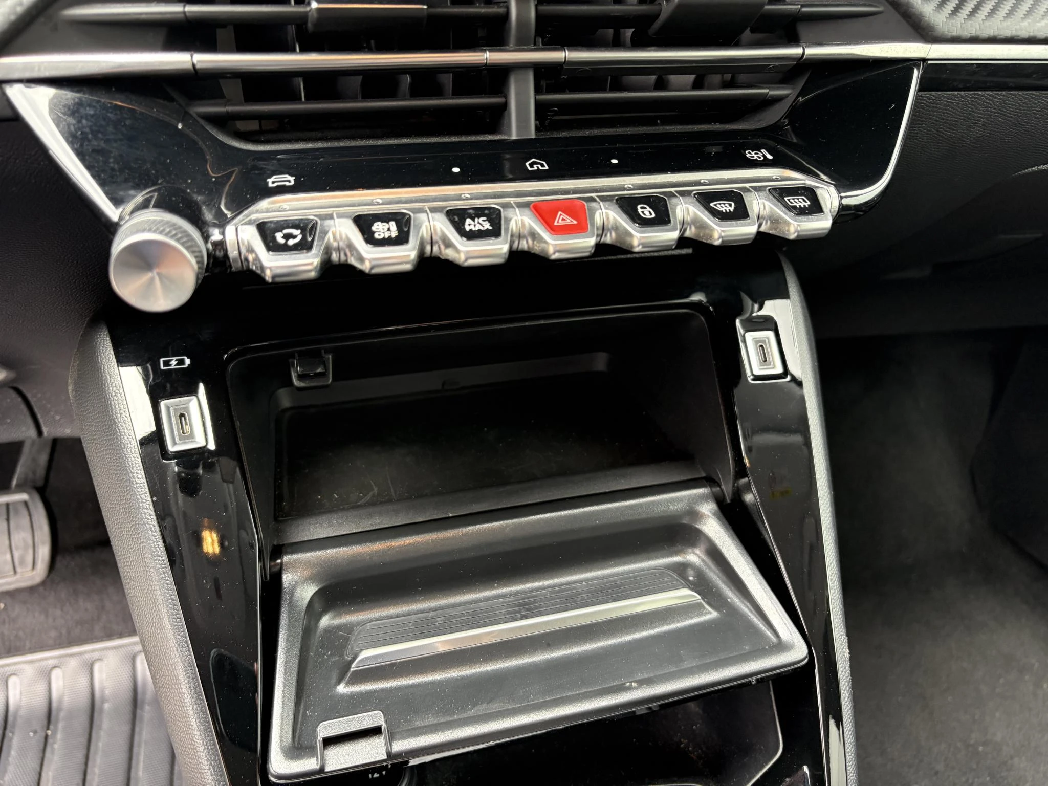 Peugeot-208-image-13