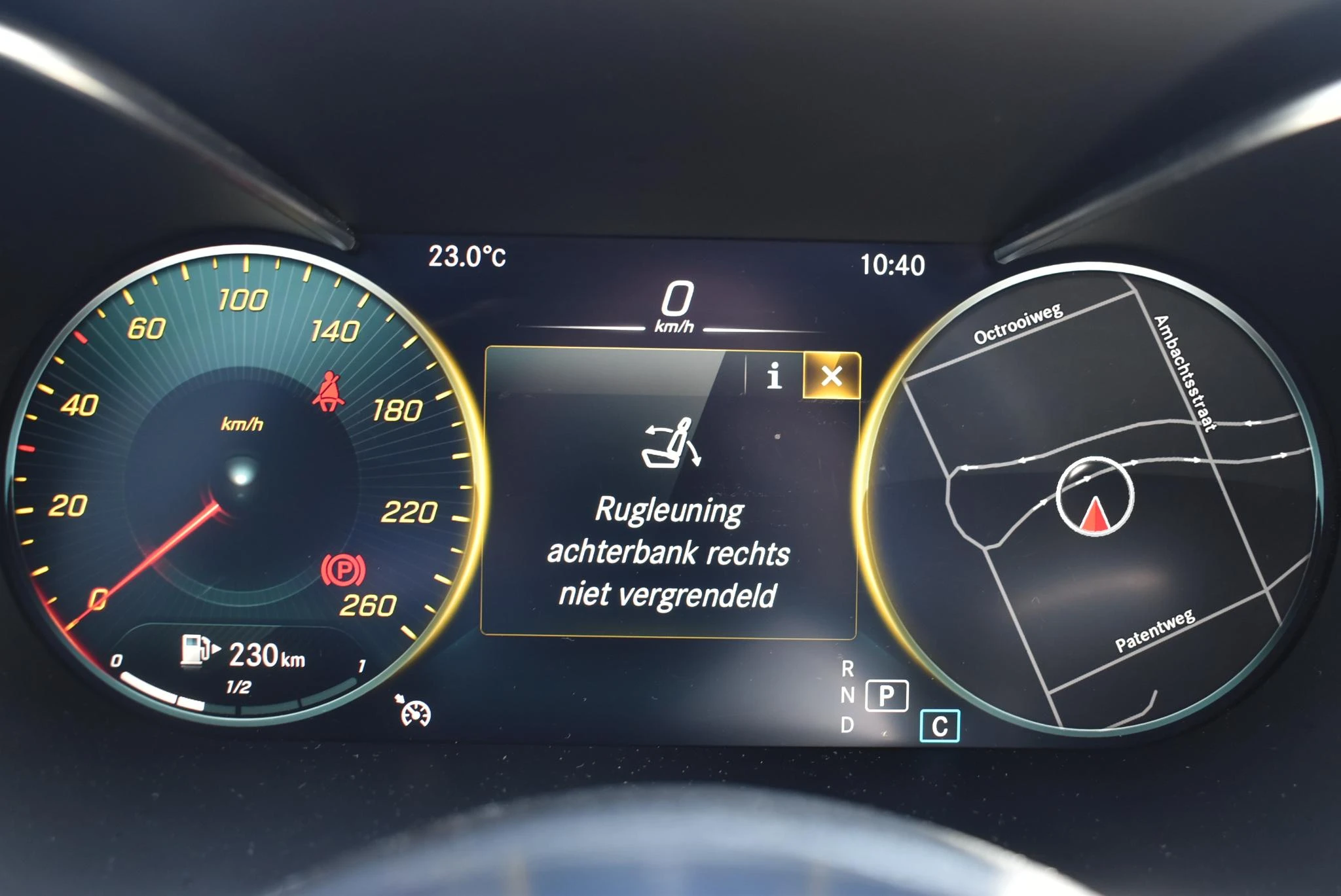 Mercedes-Benz-C-Klasse-image-25