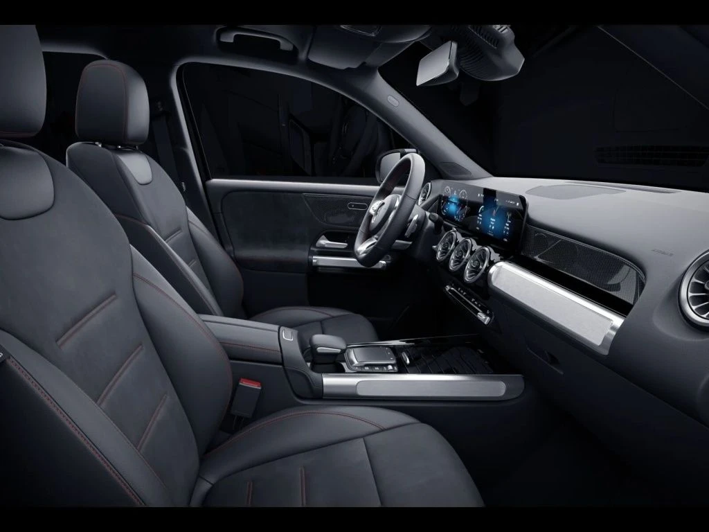 Mercedes-Benz-GLB 220 d-image-9