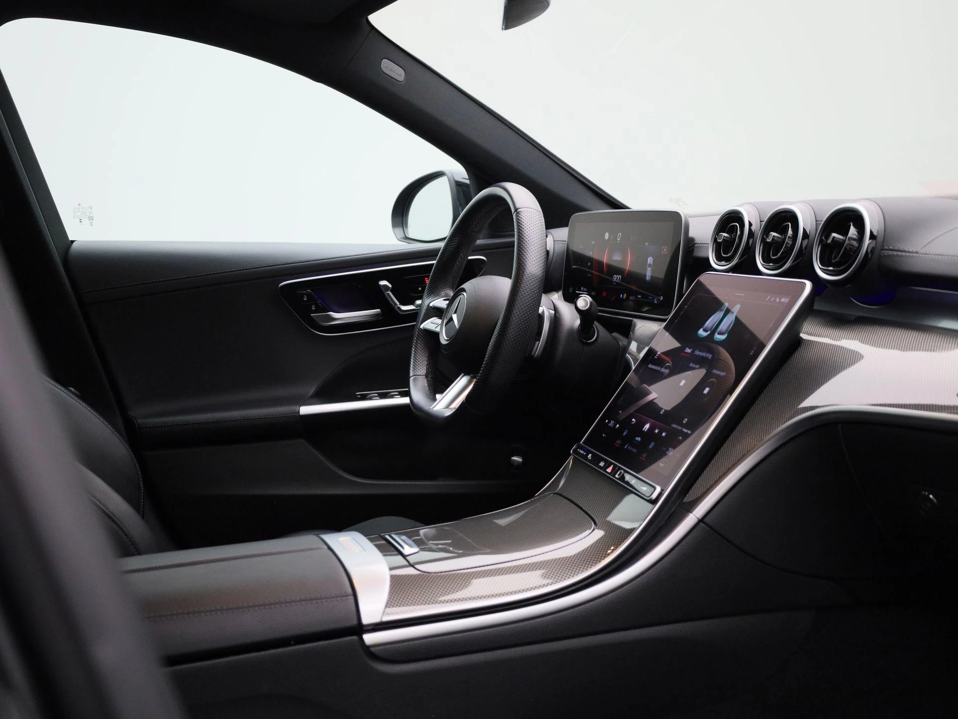 Mercedes-Benz-C-Klasse-image-40