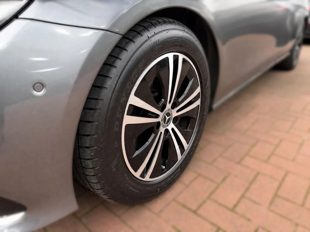 Mercedes-Benz-E-Klasse 220 d-image-5