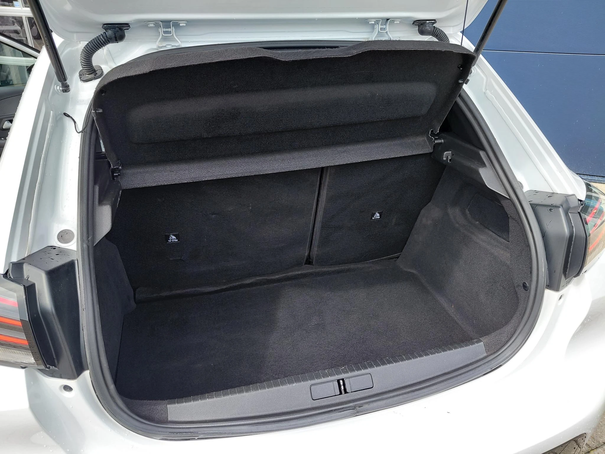 Peugeot-208-image-8