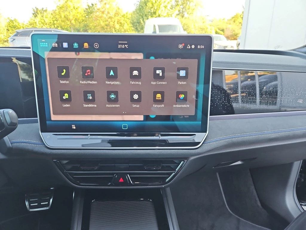 Volkswagen-Passat-image-11