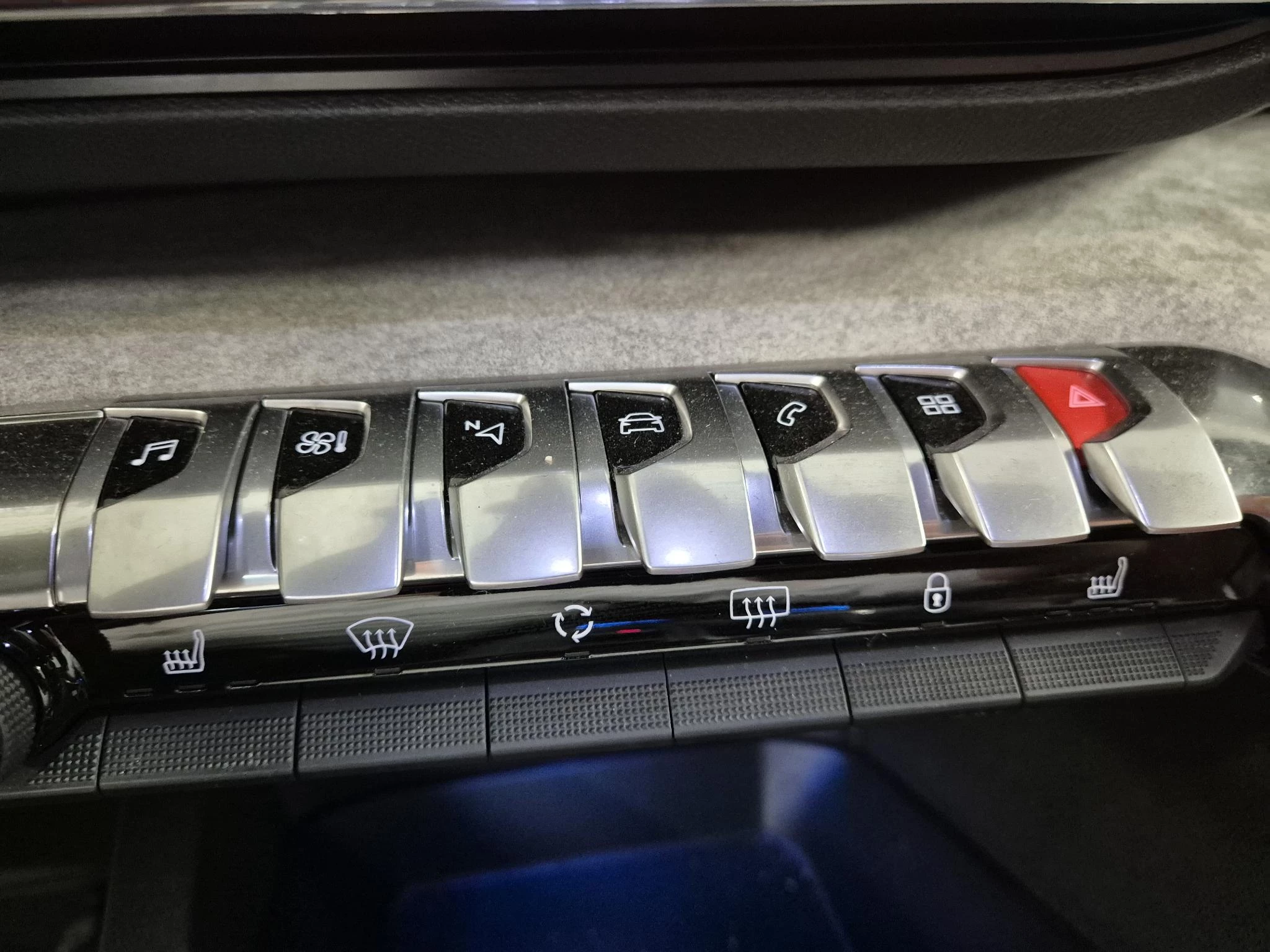 Peugeot 5008 GT 1.2 131PK Mild Hybrid