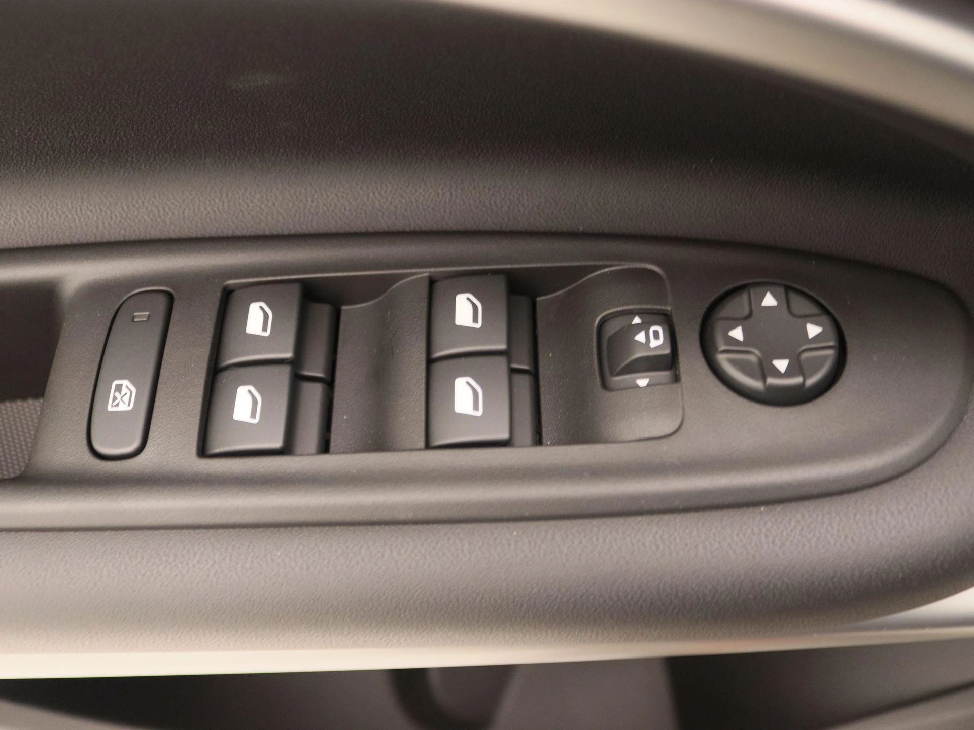 Jeep-Avenger-image-19