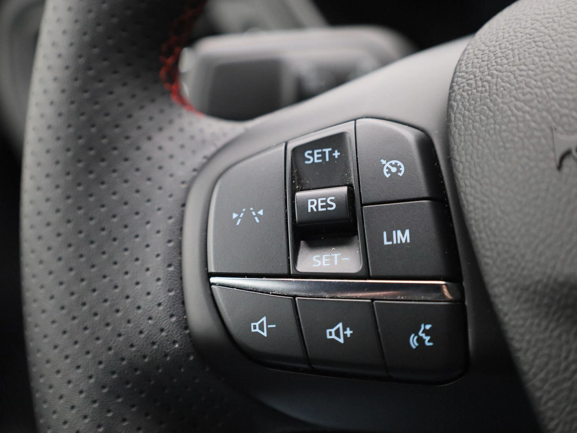 Ford-Kuga-image-17