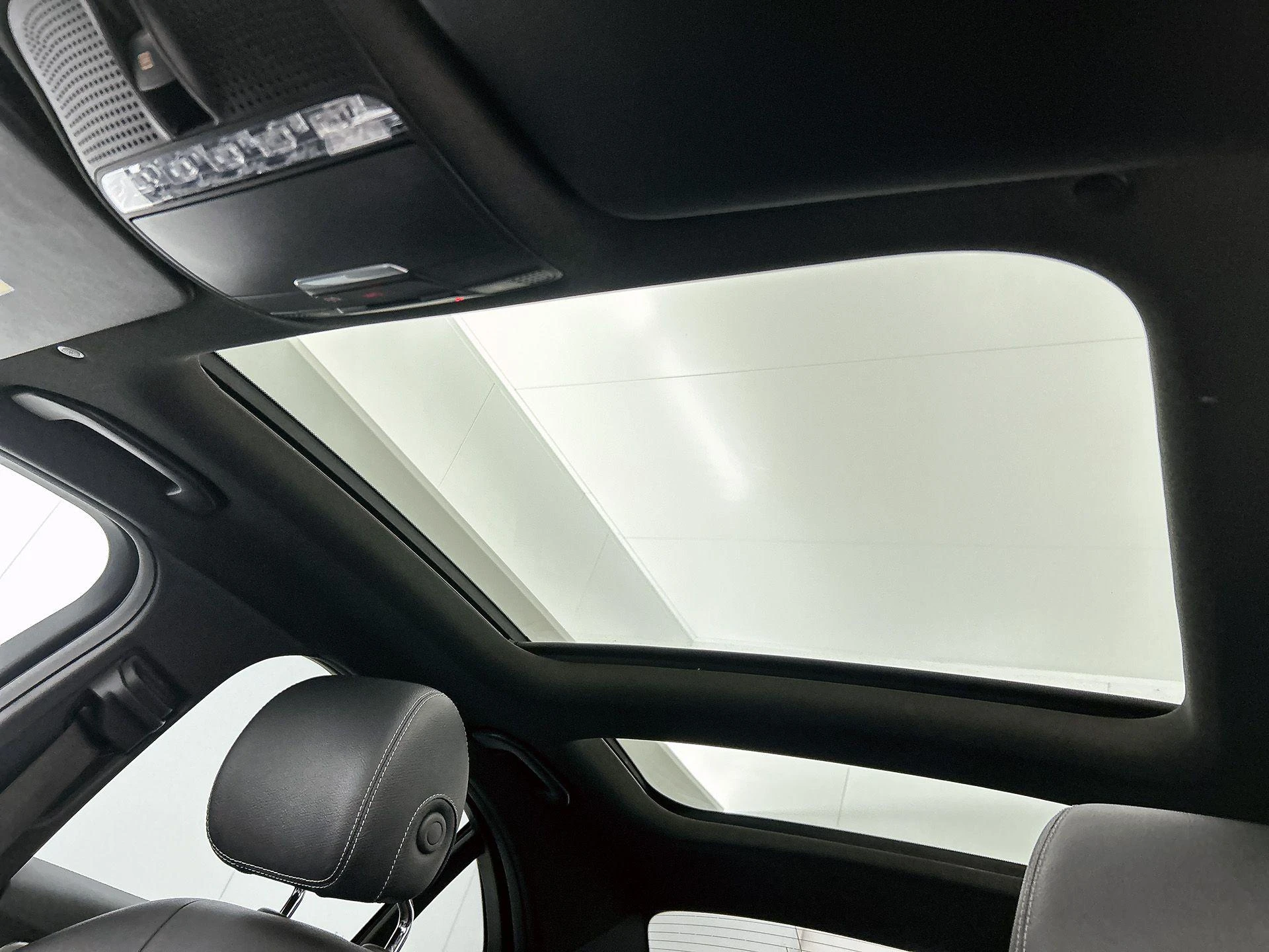 Mercedes-Benz-C-Klasse-image-29
