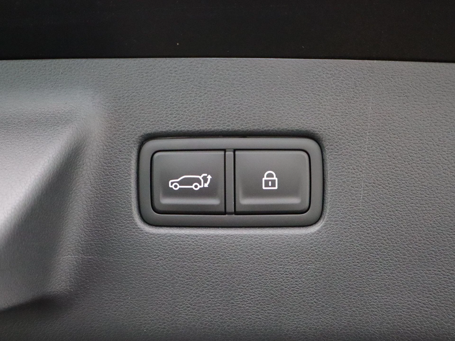 Hyundai-Santa Fe-image-30