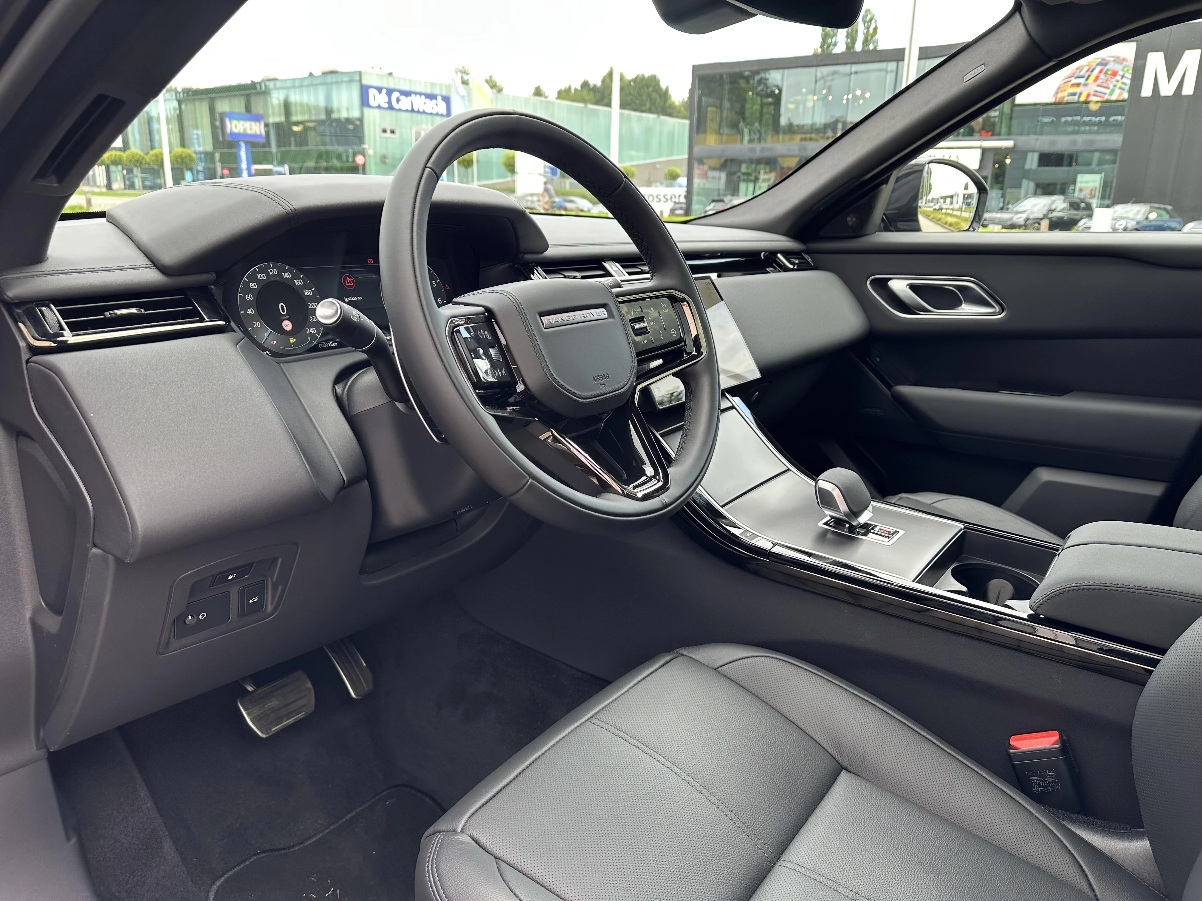 Land Rover-Range Rover Velar-image-20