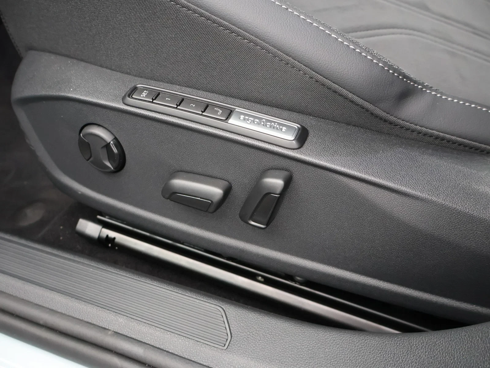 Volkswagen Golf VIII Golf Style Business 1.5 eTSI 150pk AUTOMAAT *DEMO*