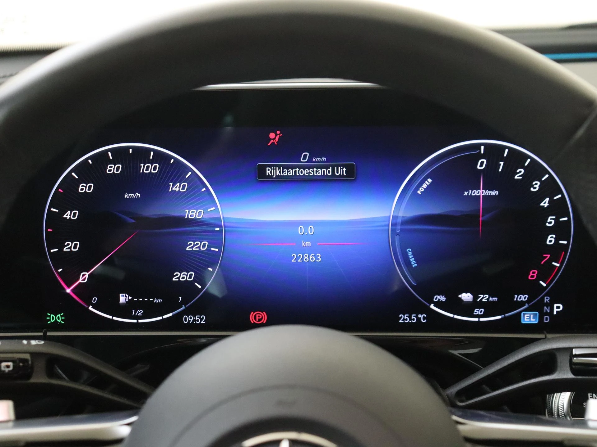 Mercedes-Benz-E-Klasse-image-11