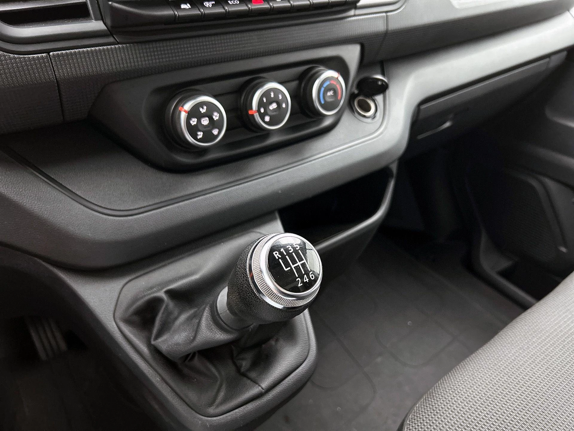 Renault-Trafic-image-16