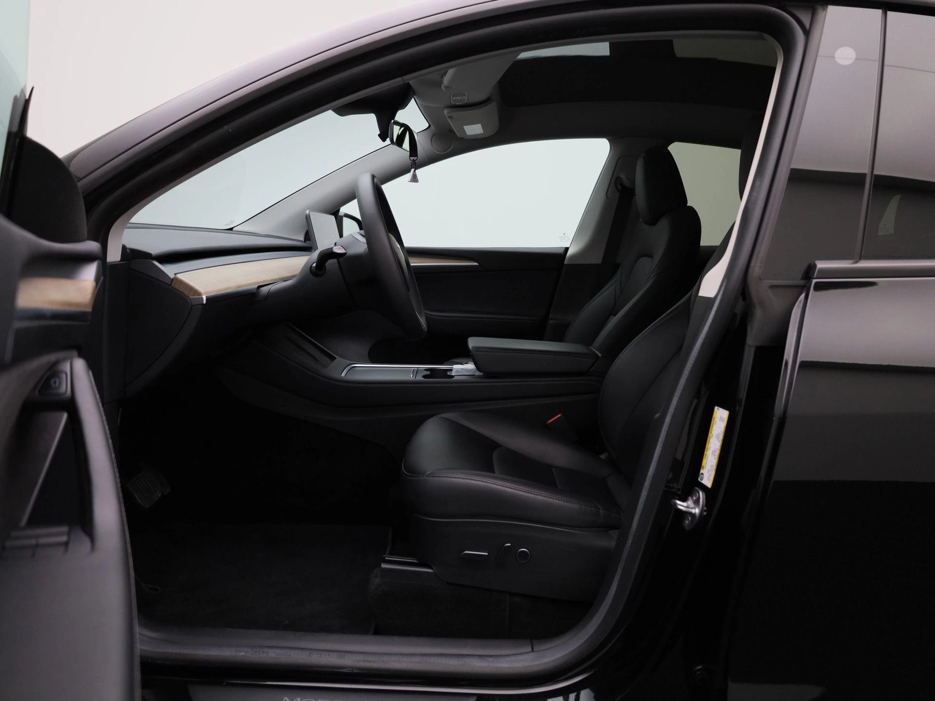 Tesla Model Y RWD