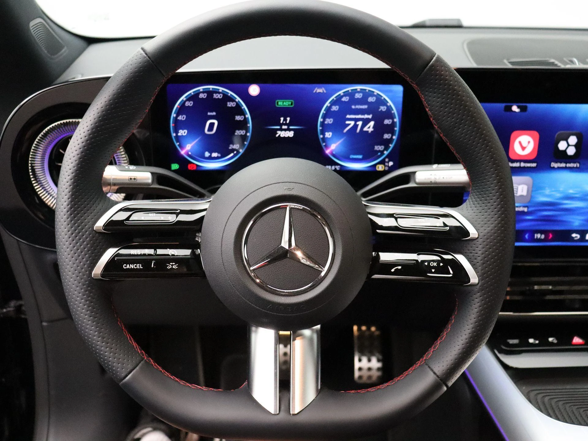 Mercedes-Benz-CLA-image-20