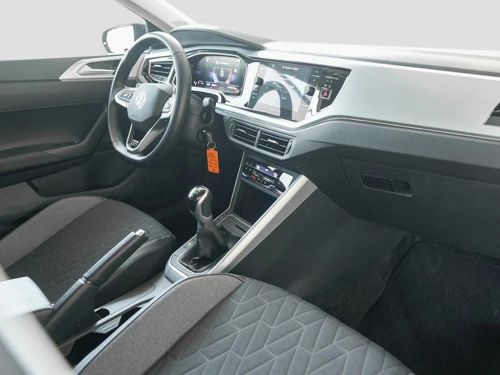 Volkswagen-Polo-image-7