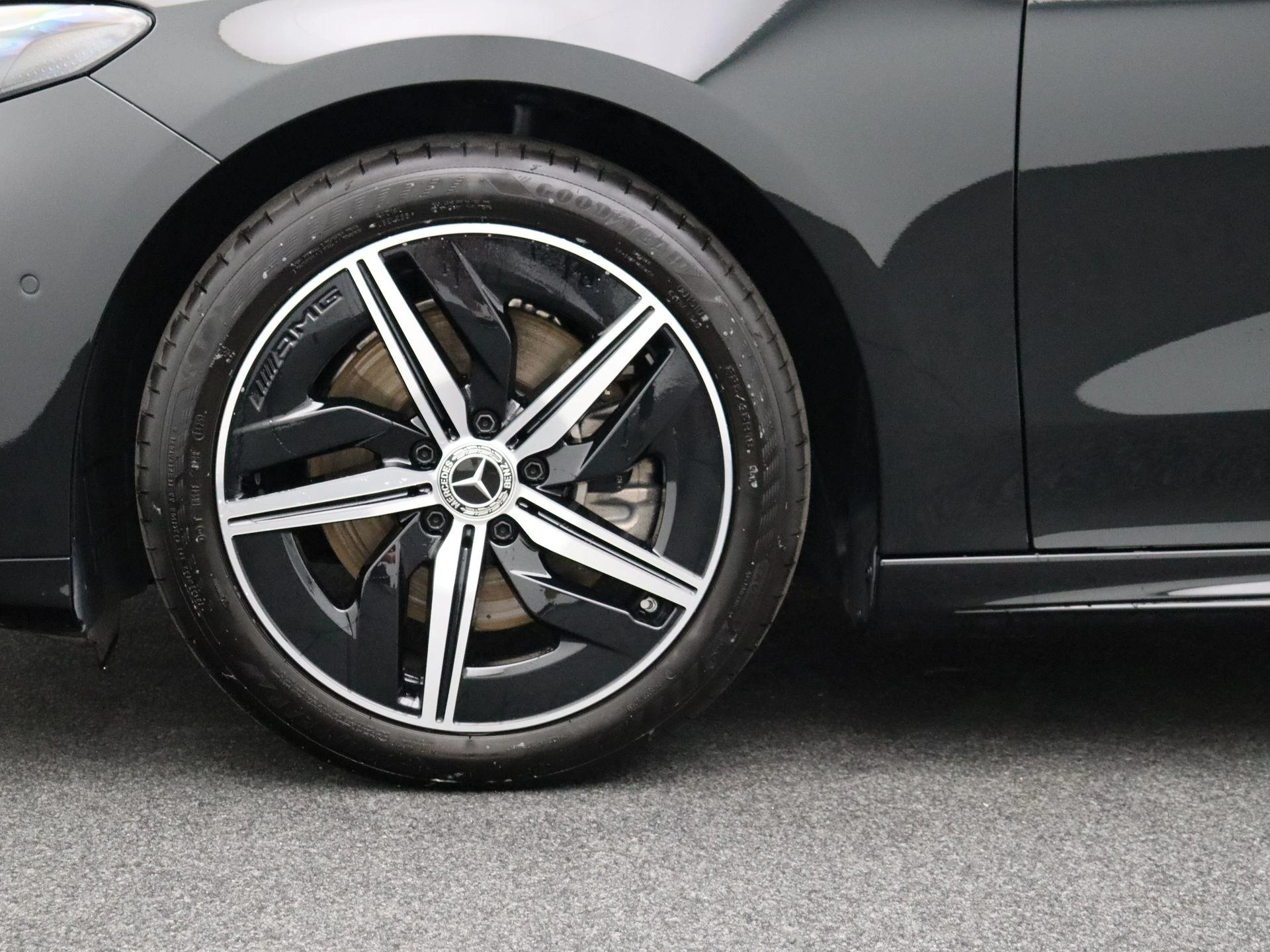 Mercedes-Benz-CLA-image-6