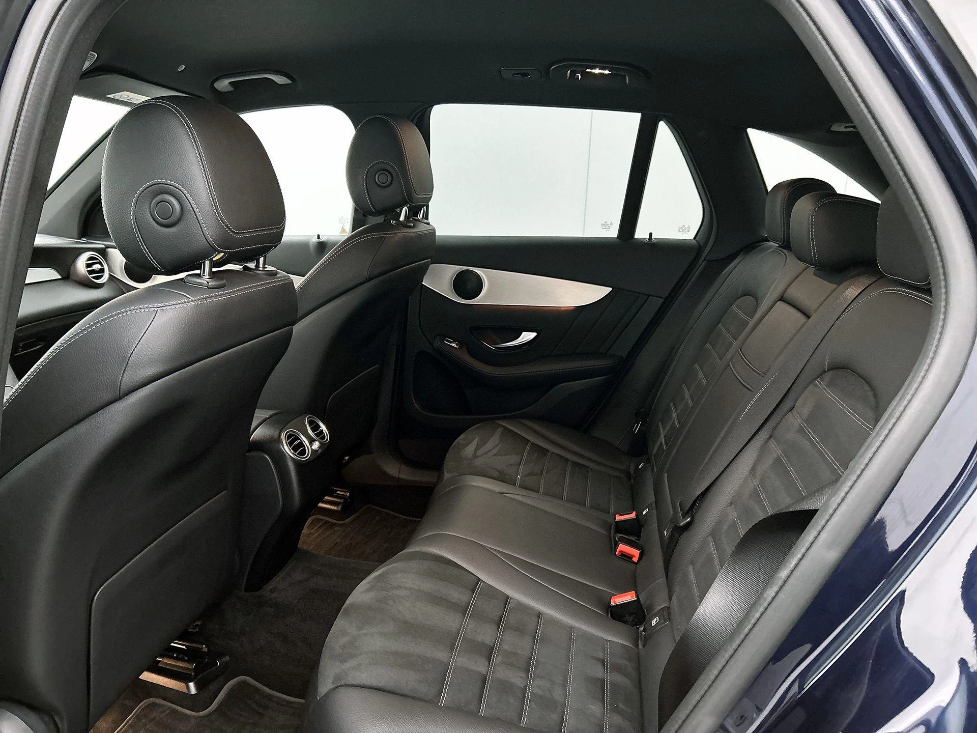 Mercedes-Benz-GLC-image-26