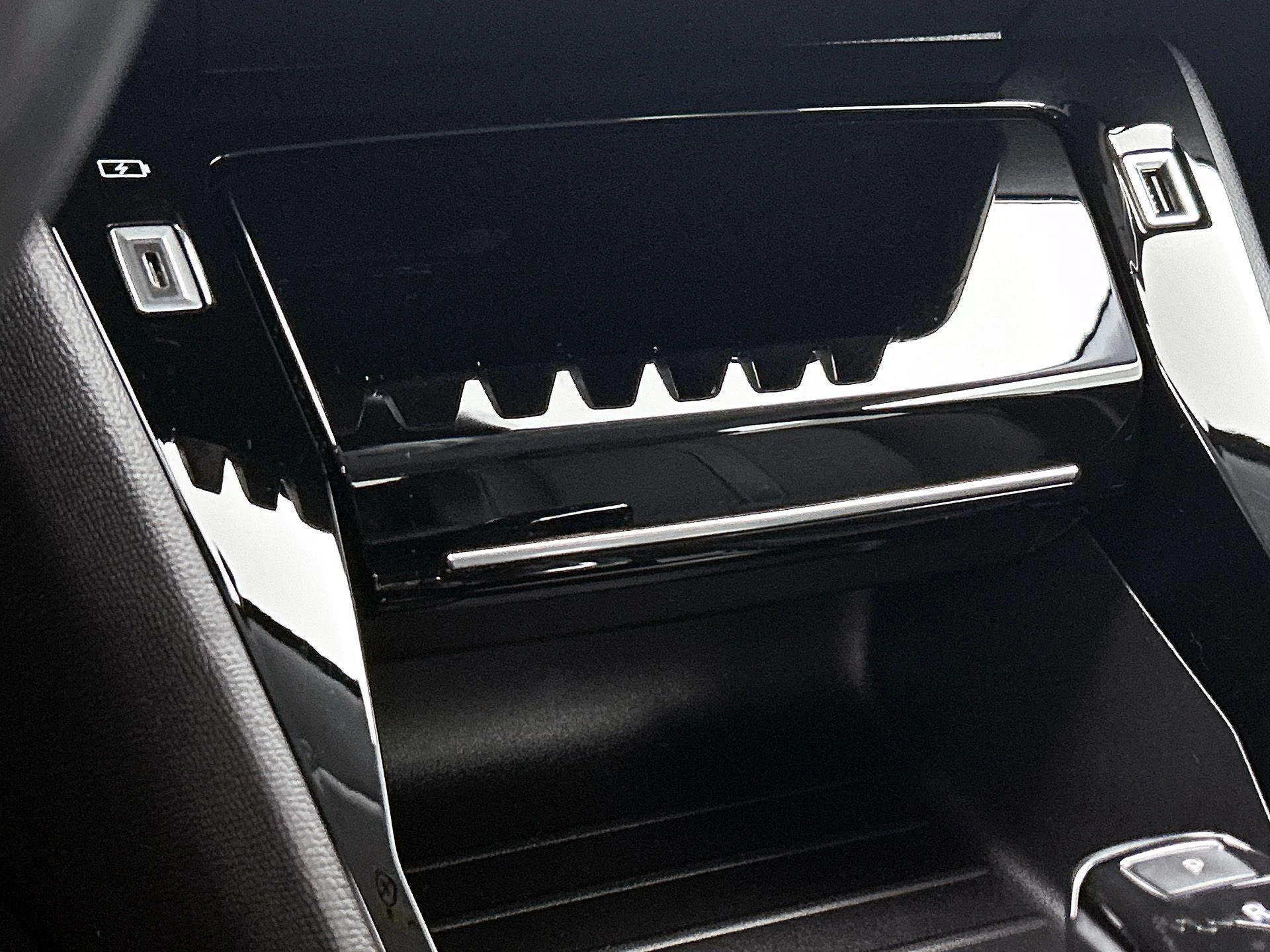 Peugeot e-208 EV Allure 50 kWh