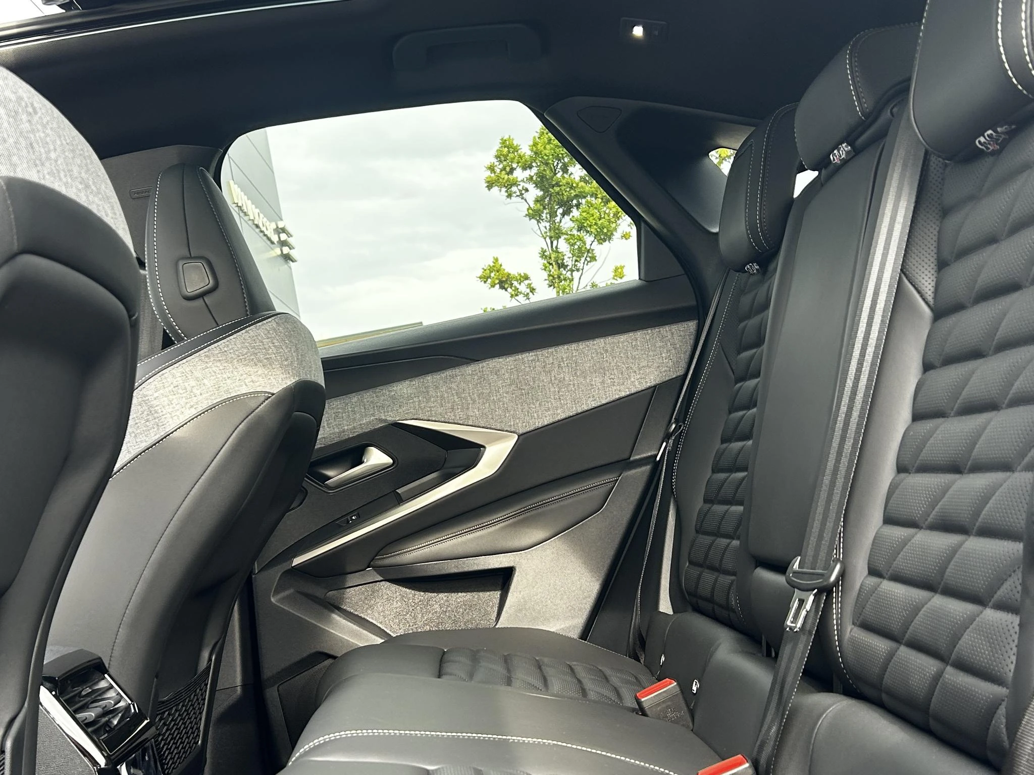 Peugeot-e-3008-image-9