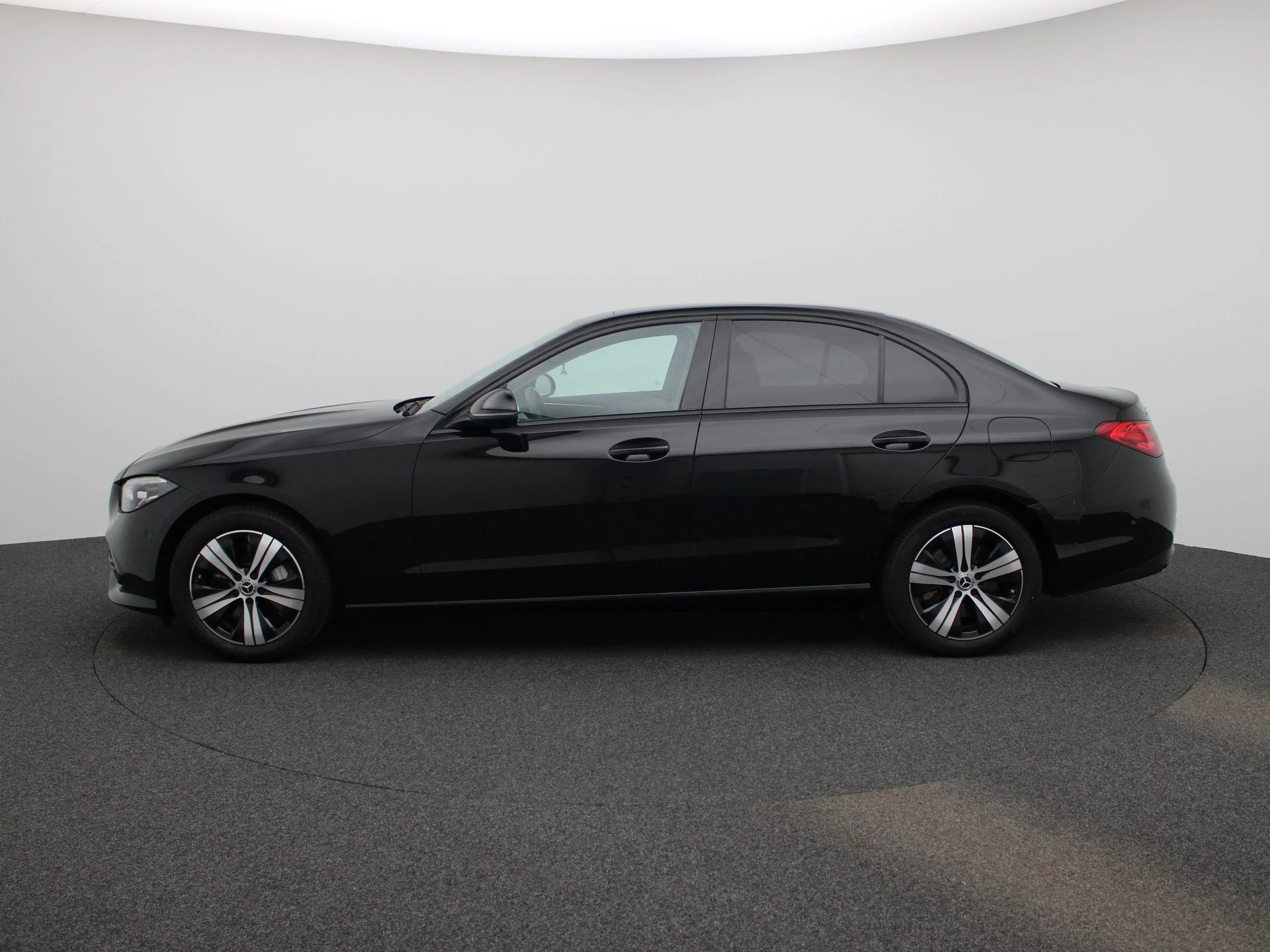 Mercedes-Benz-C-Klasse-image-3