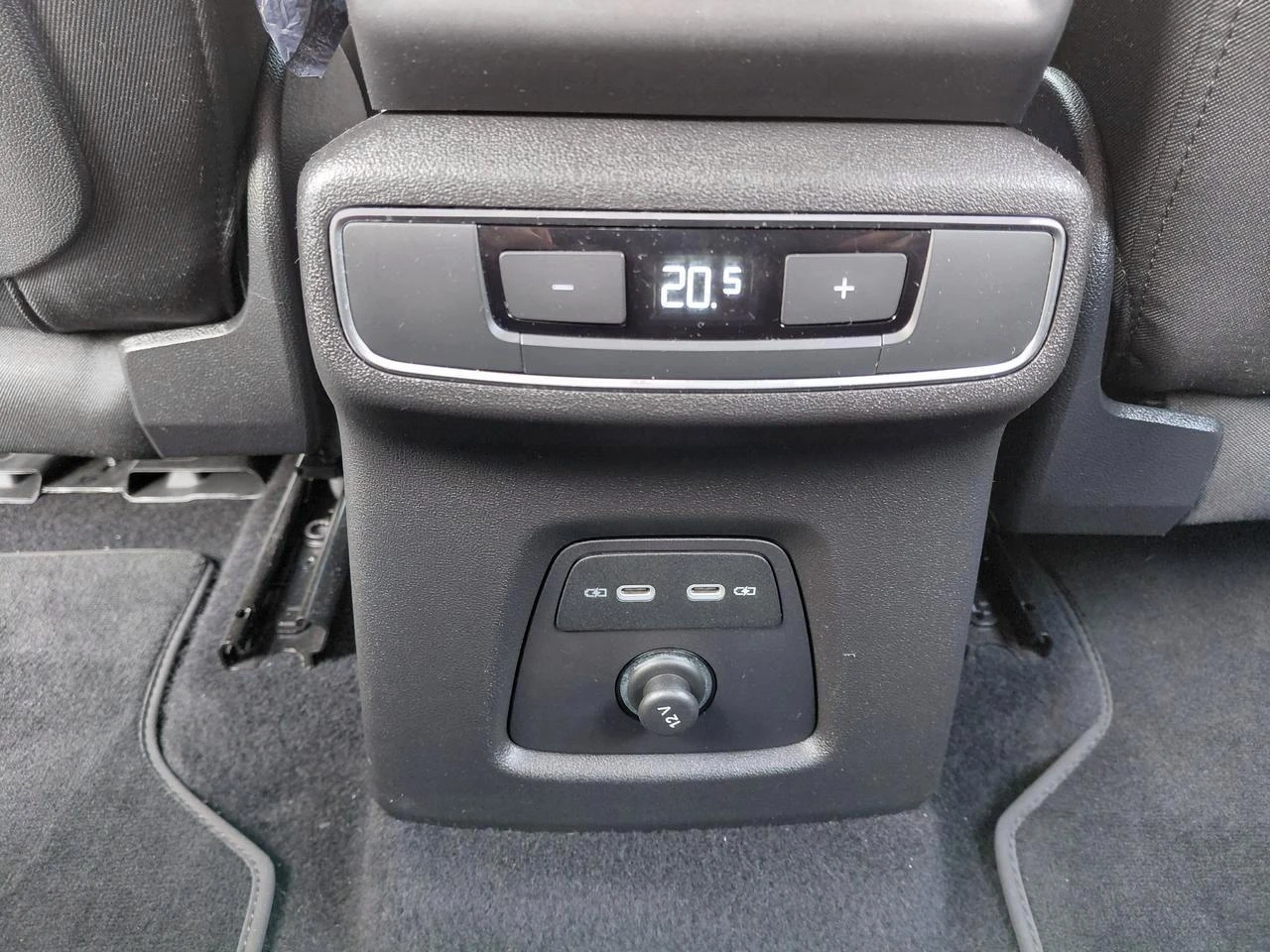 Audi-Q4 e-tron-image-17
