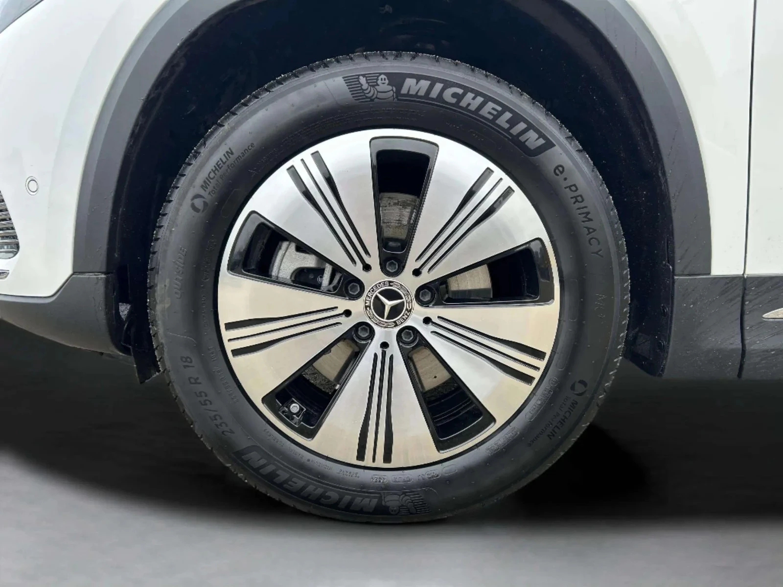 Mercedes-Benz-EQA-image-8