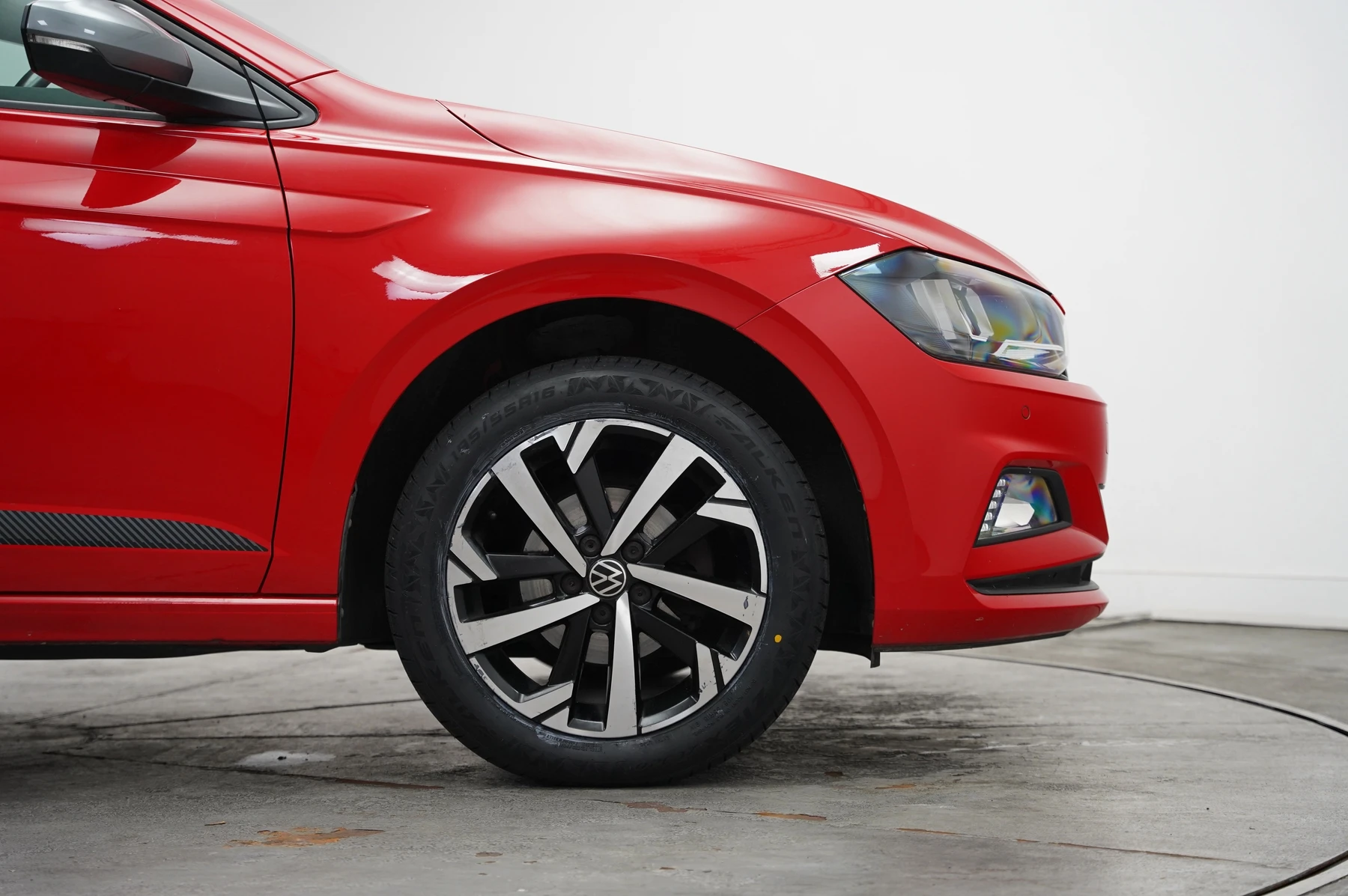 Volkswagen-Polo-image-33