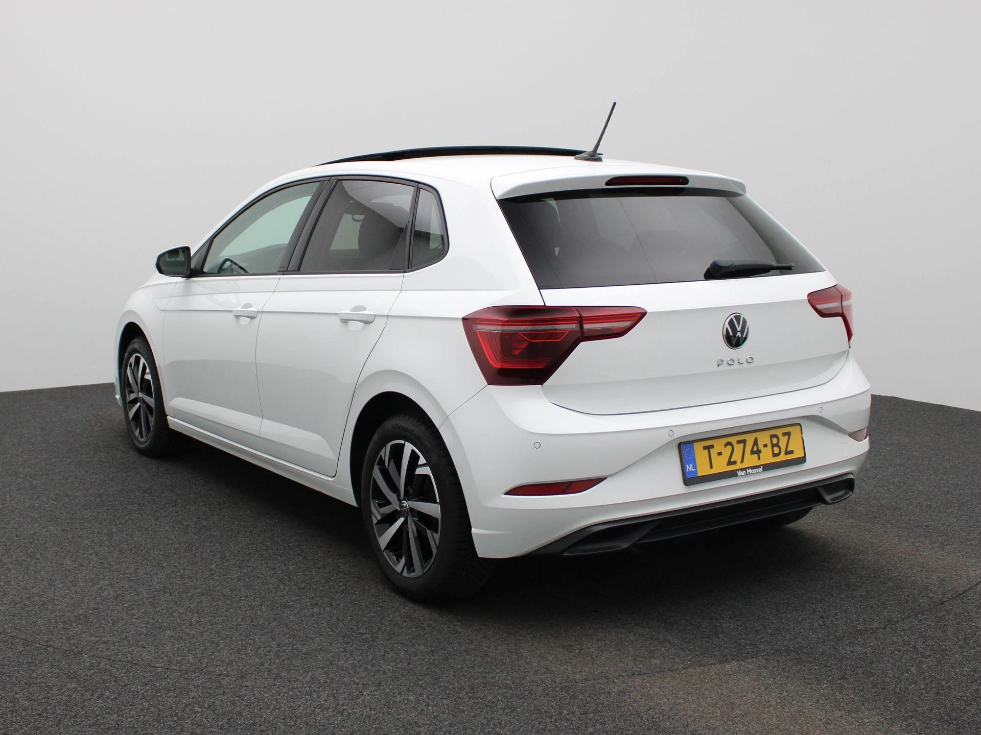 Volkswagen-Polo-image-1