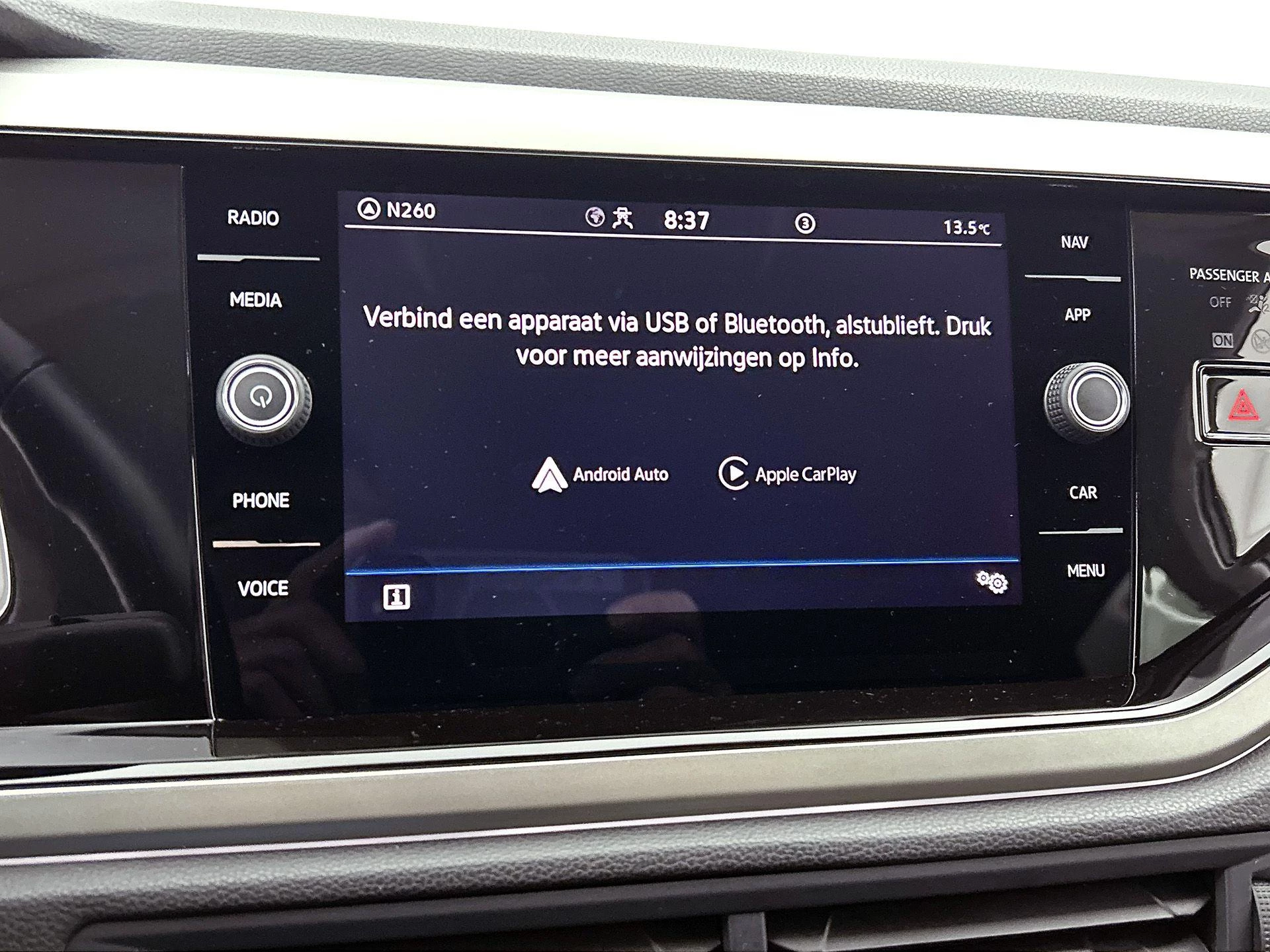 Volkswagen-Polo-image-16