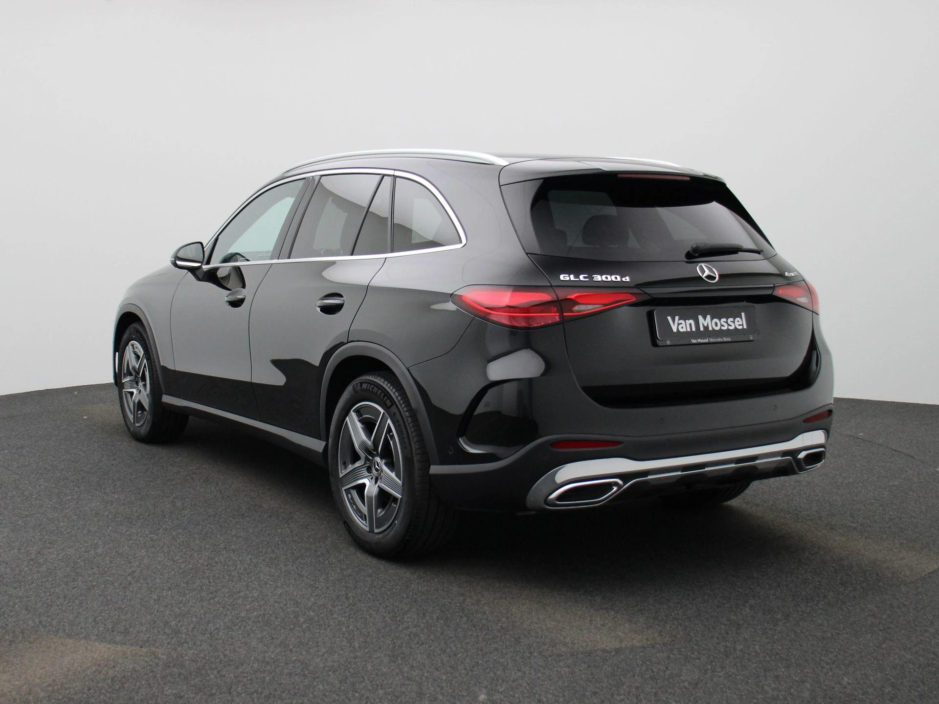 Mercedes-Benz-GLC-image-1