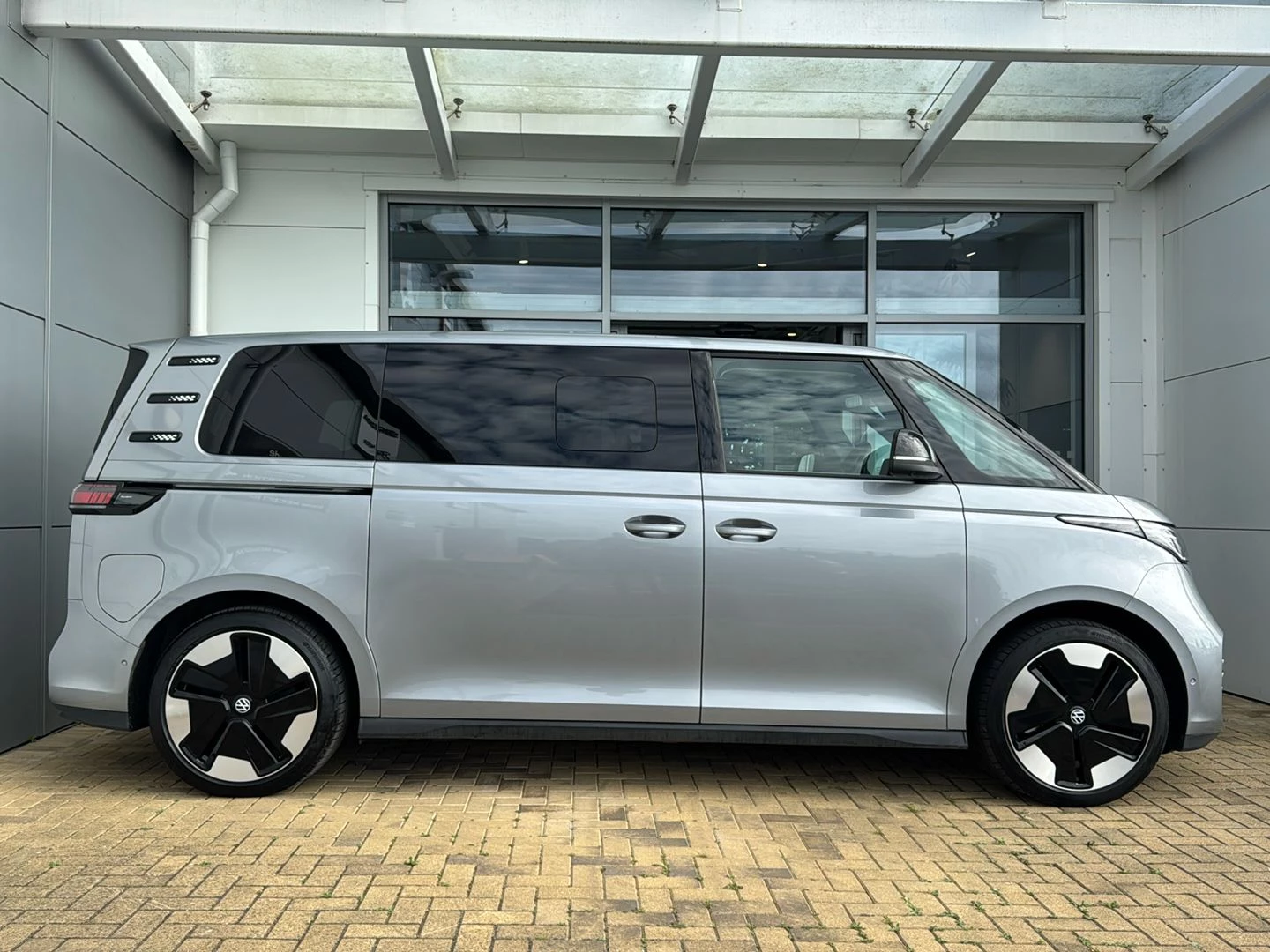 Volkswagen-ID. Buzz-image-9
