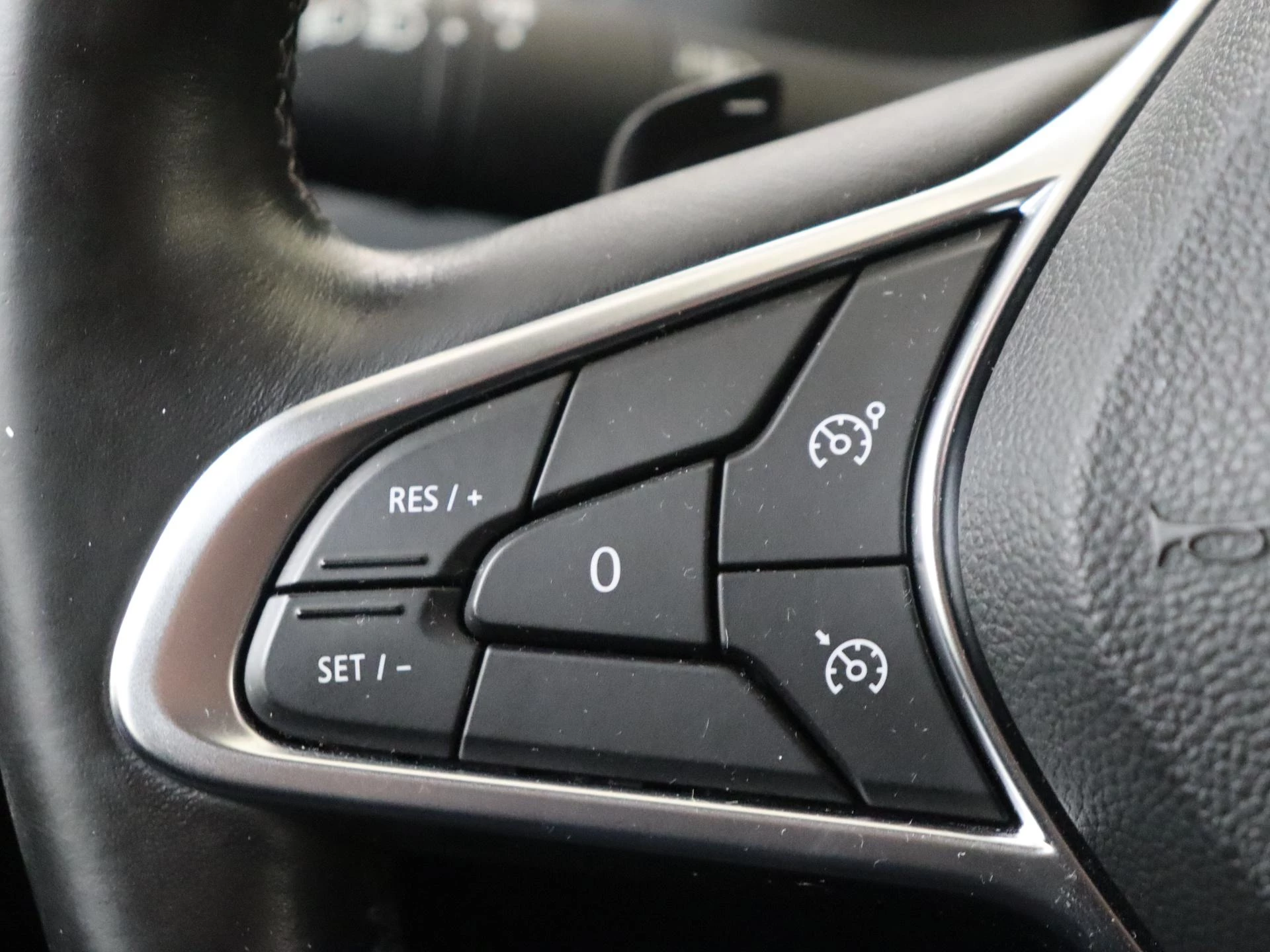 Renault-Captur-image-12