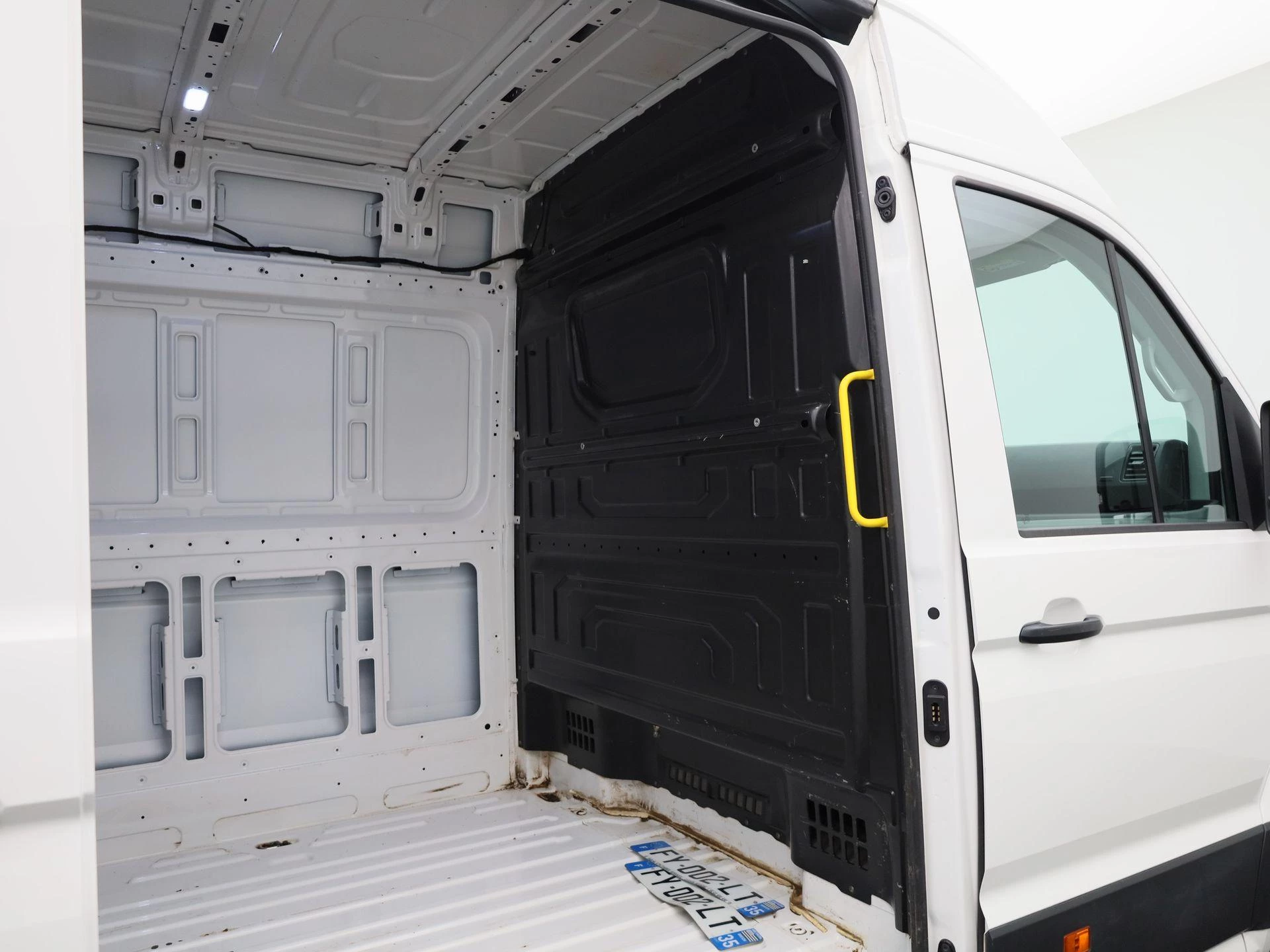 Volkswagen-Crafter-image-13