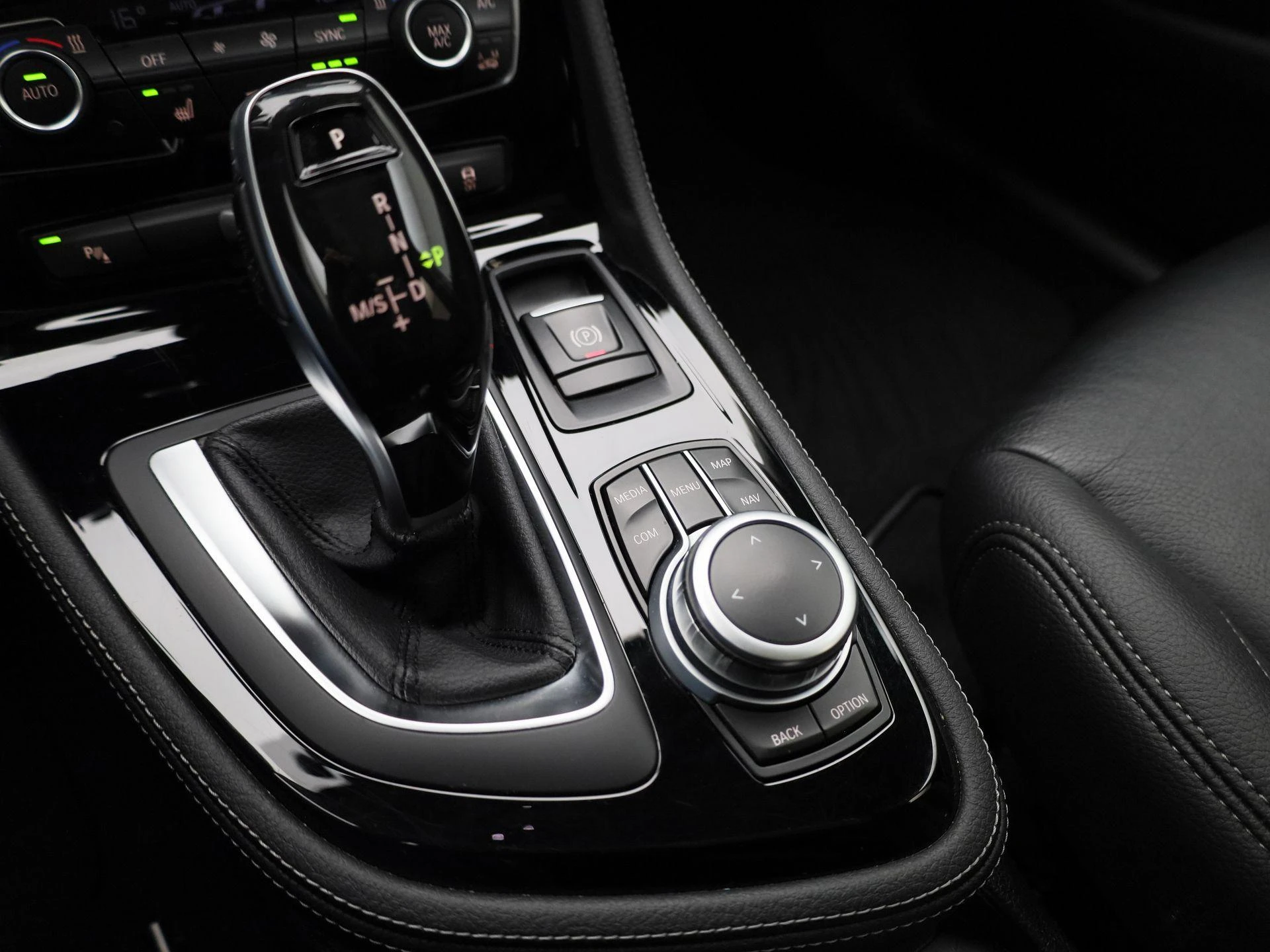 BMW-2 Serie-image-25