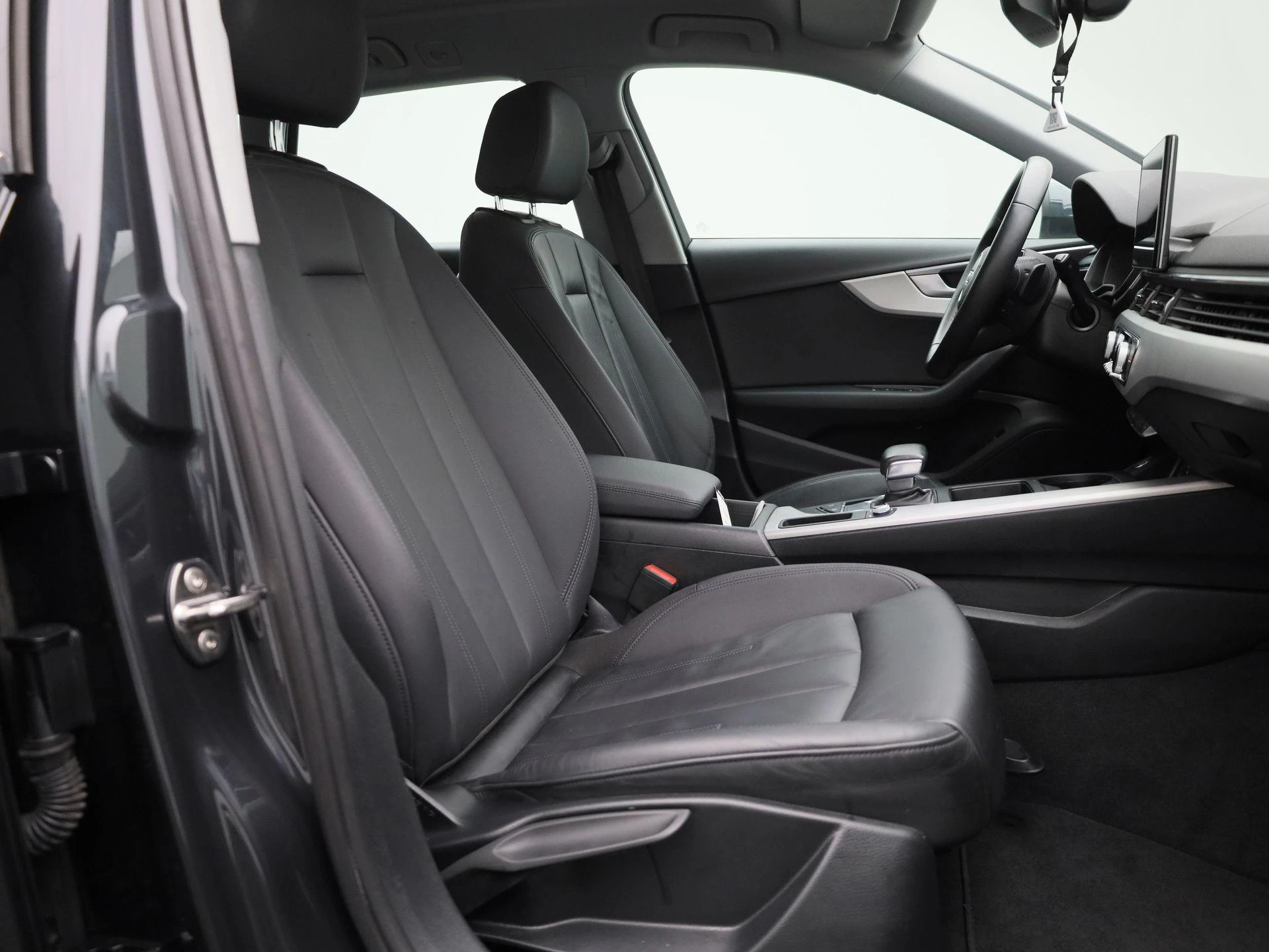 Audi-A4-image-35