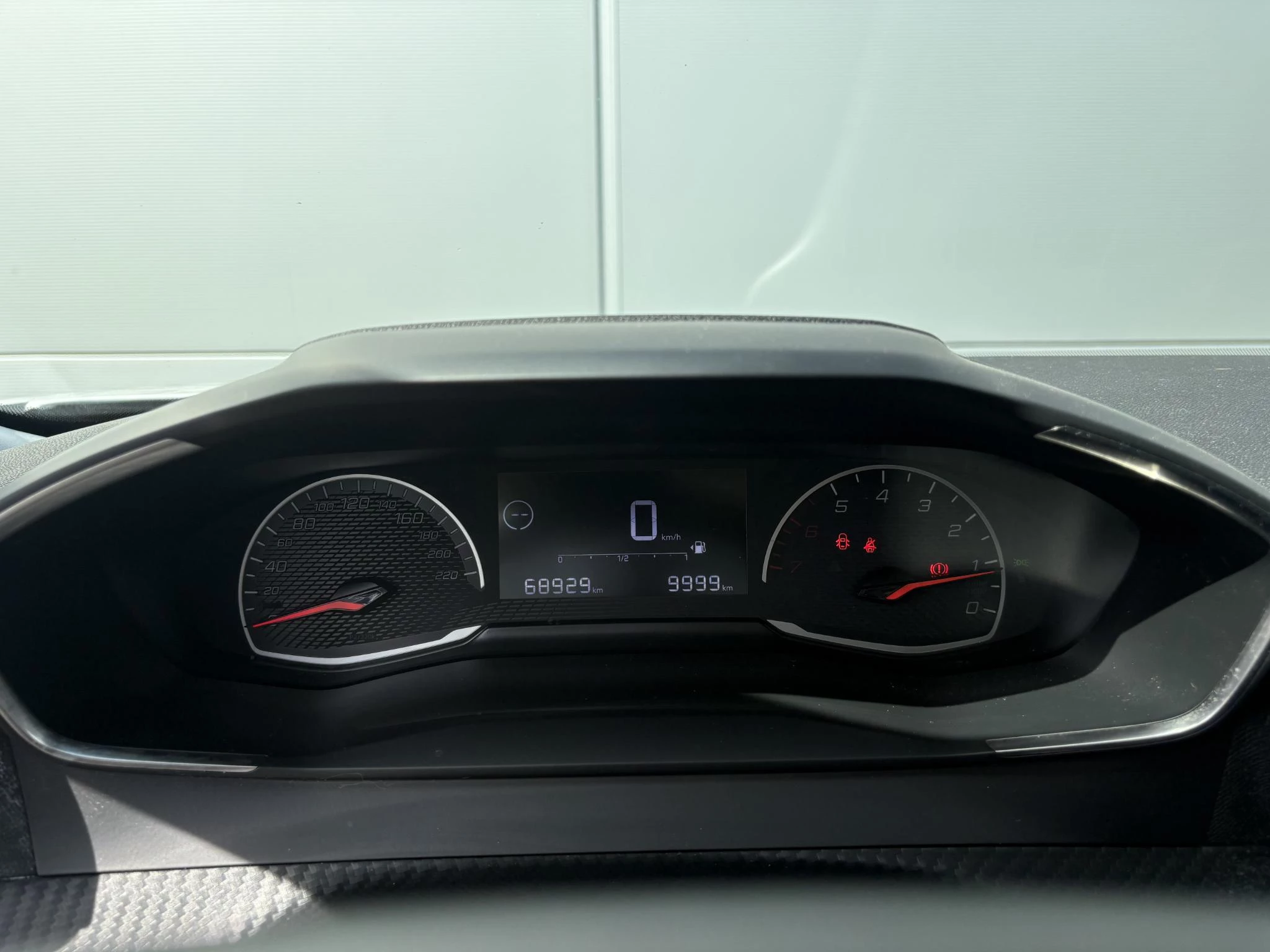 Peugeot-2008-image-10