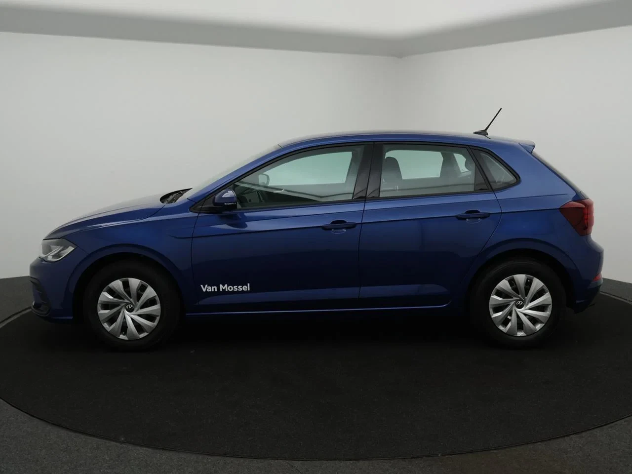 Volkswagen-Polo-image-14