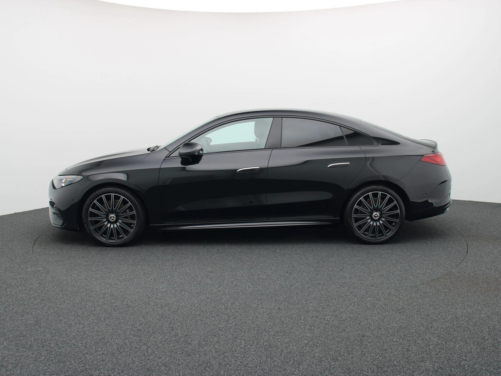 Mercedes-Benz-CLA-image-3