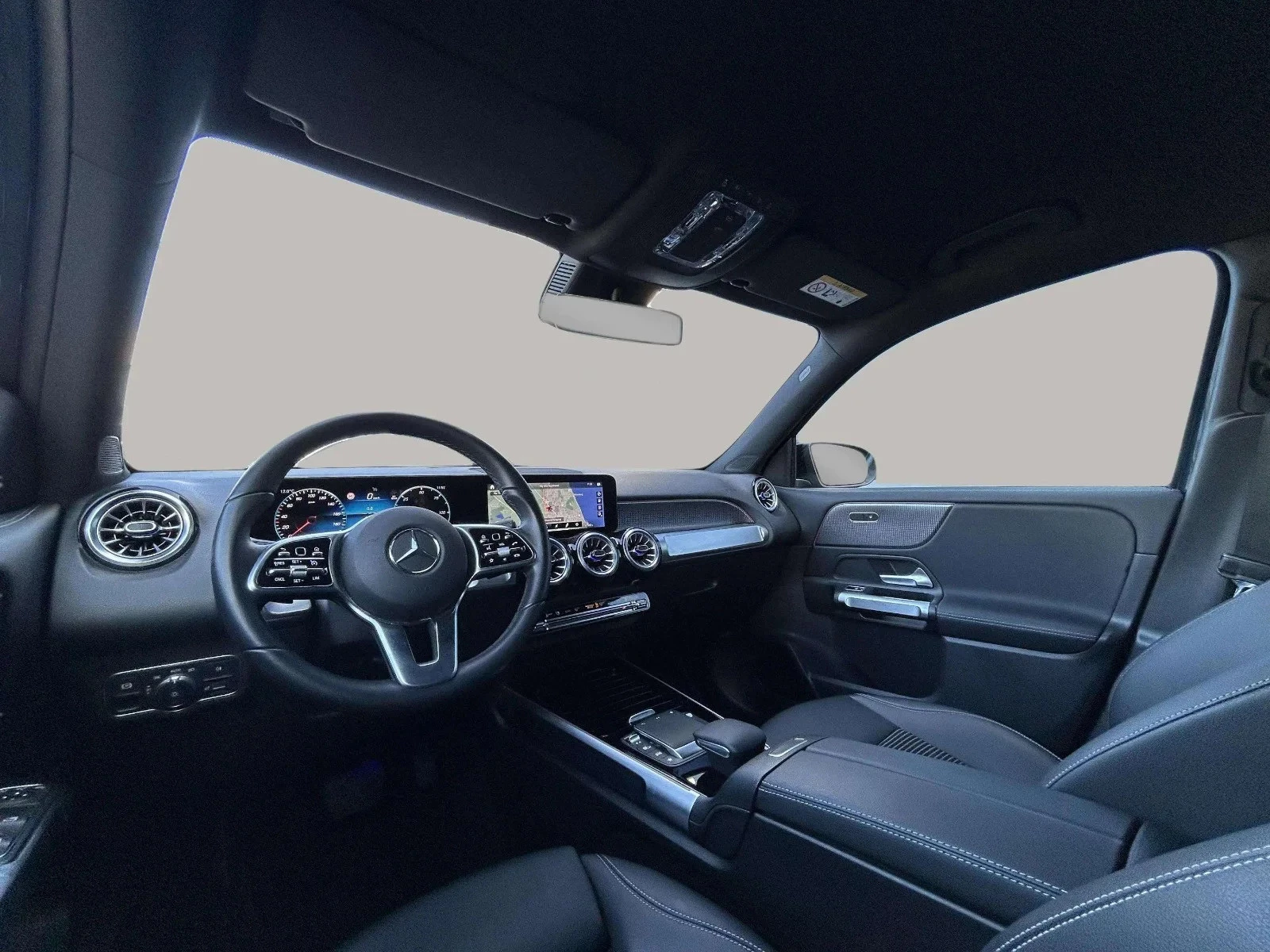 Mercedes-Benz-EQB-image-11