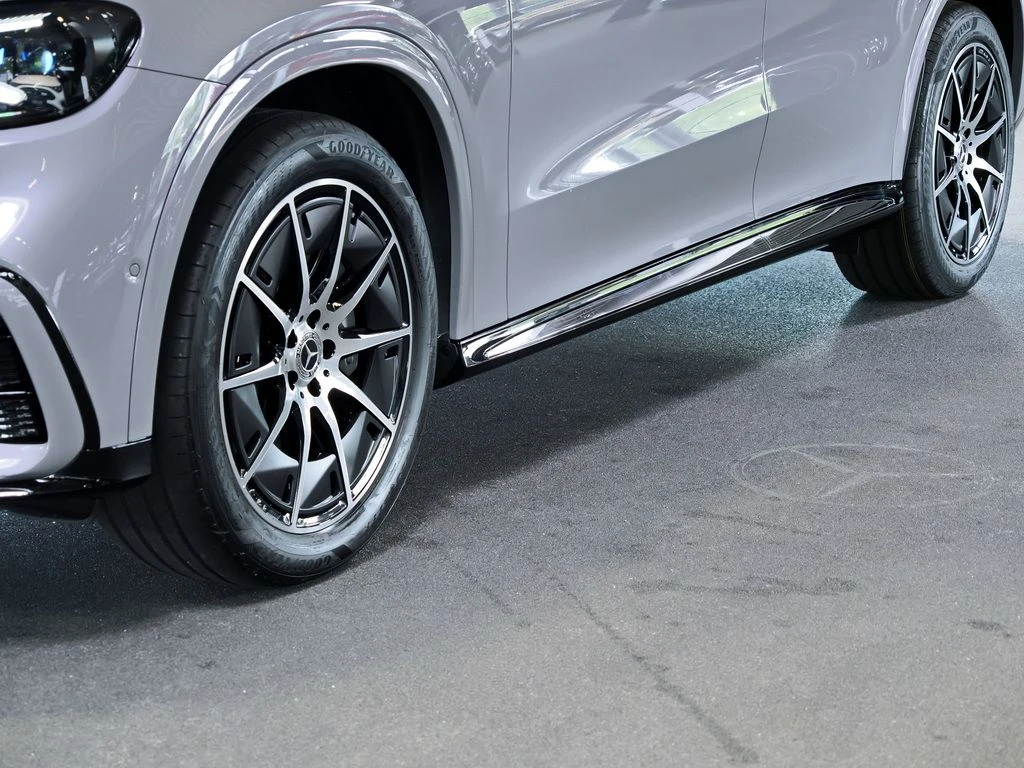 Mercedes-Benz-GLC 400-image-2