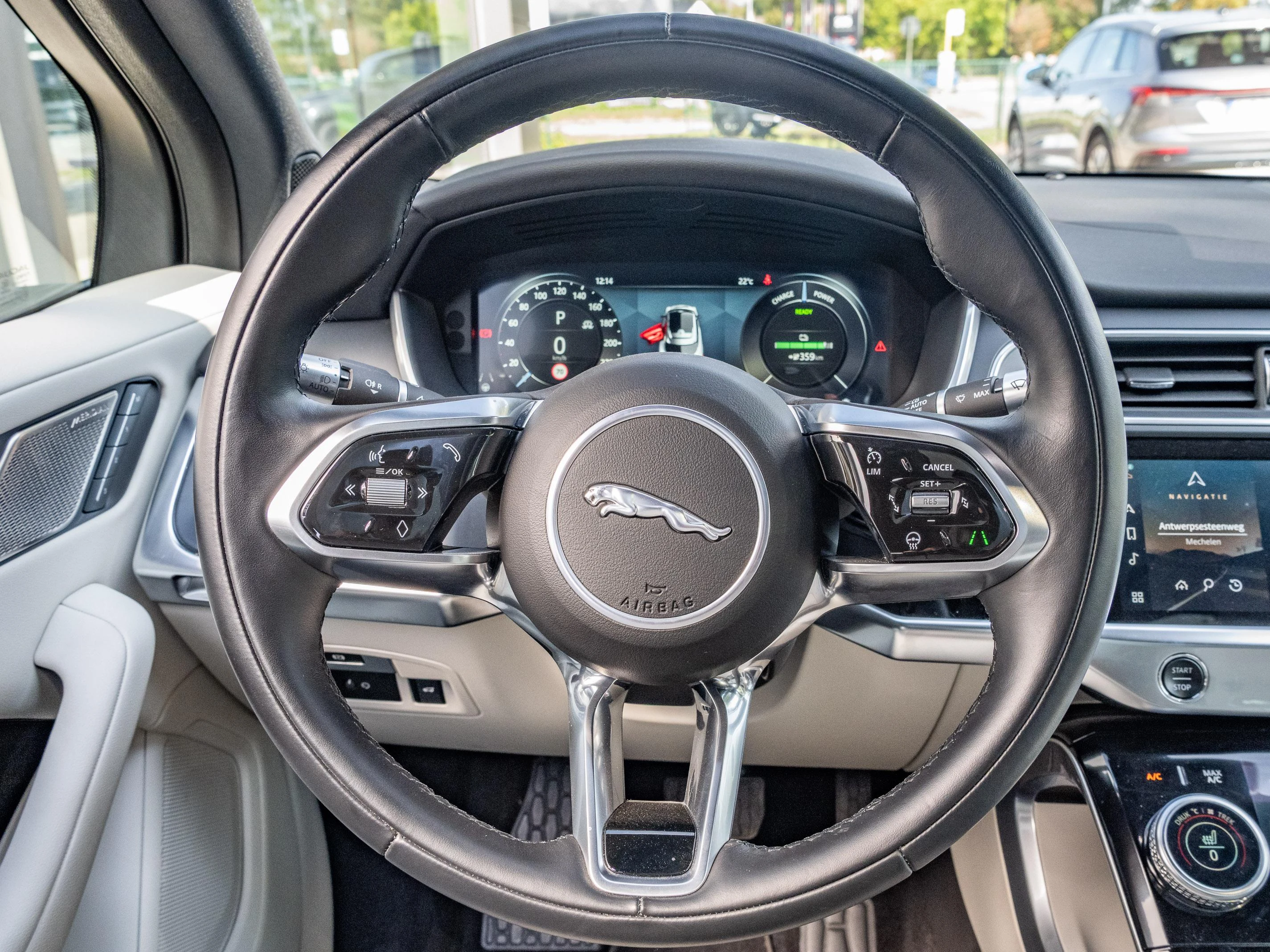 Jaguar-I-PACE-image-16
