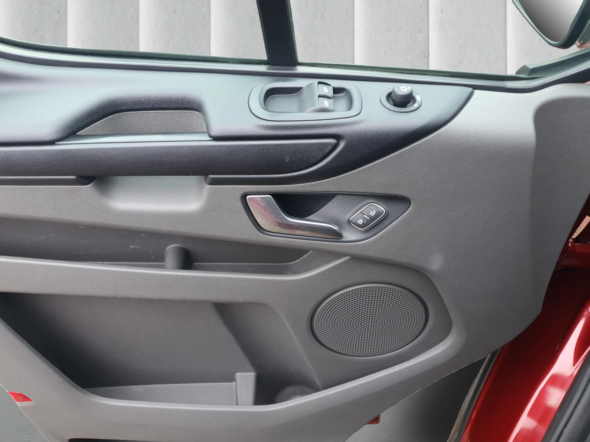 Ford-Transit Custom-image-13