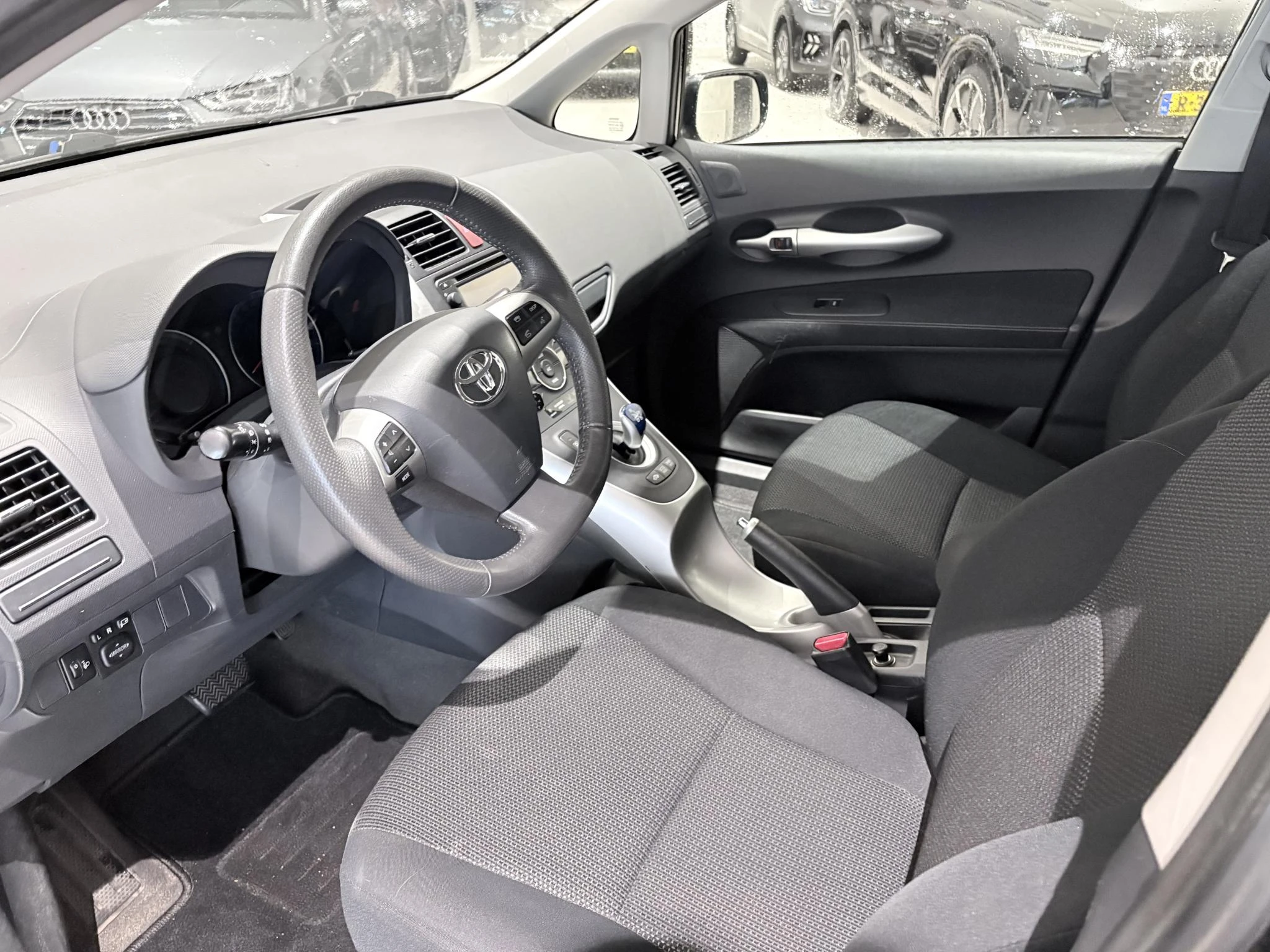 Toyota-Auris-image-8